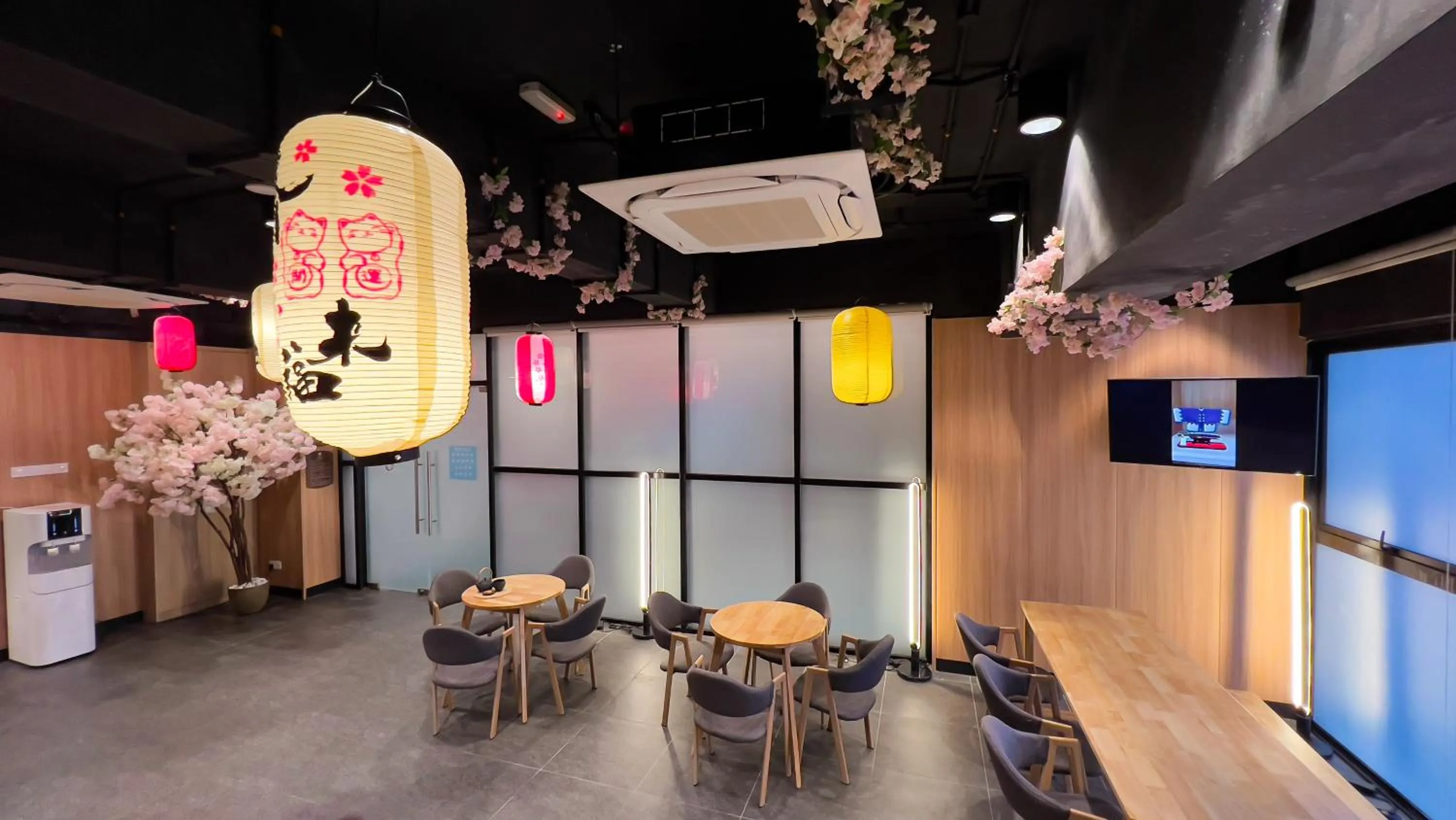 Lounge or bar in The Yanné, Onsen Hotel