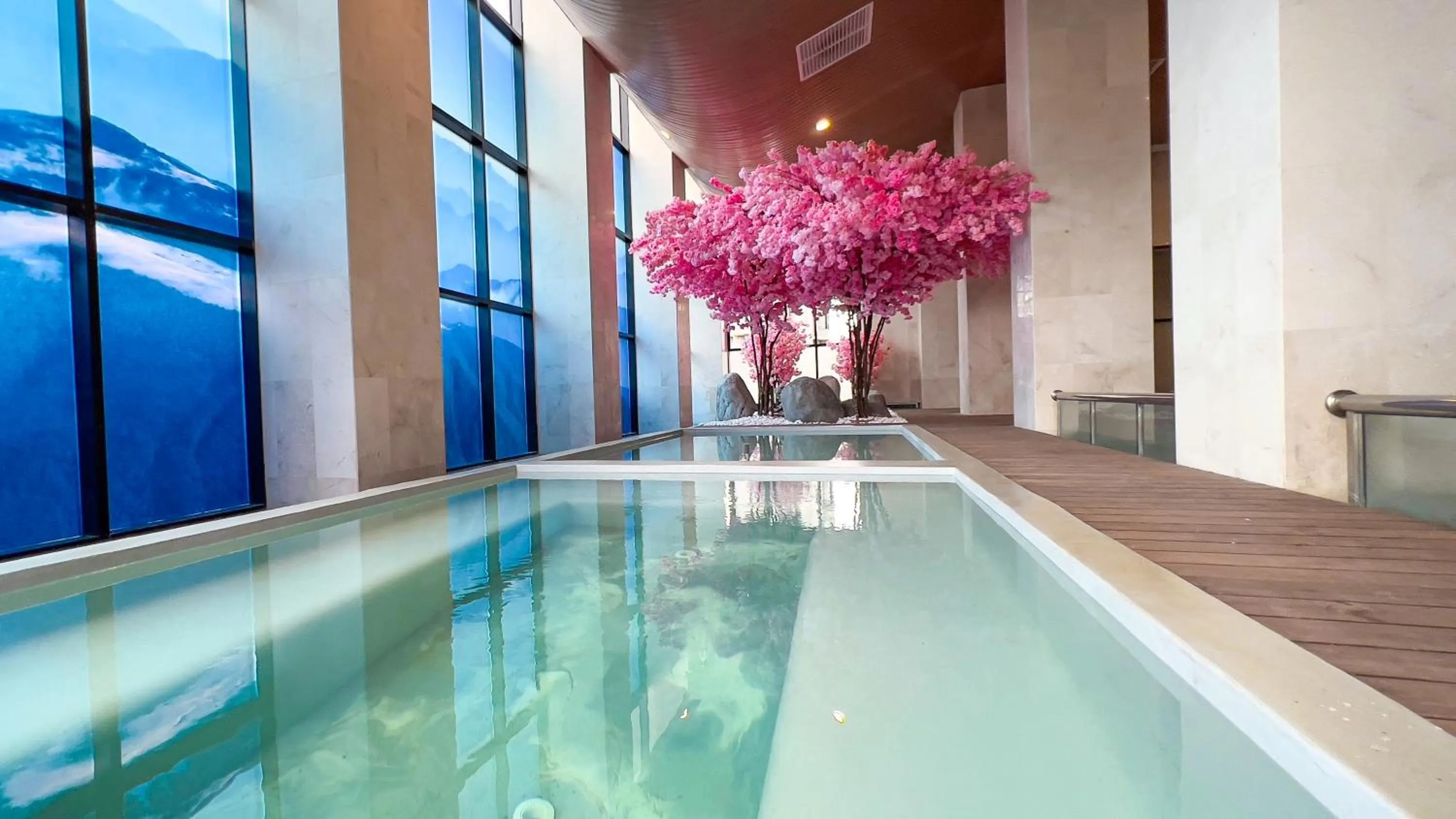 Hot Spring Bath in The Yanné, Onsen Hotel