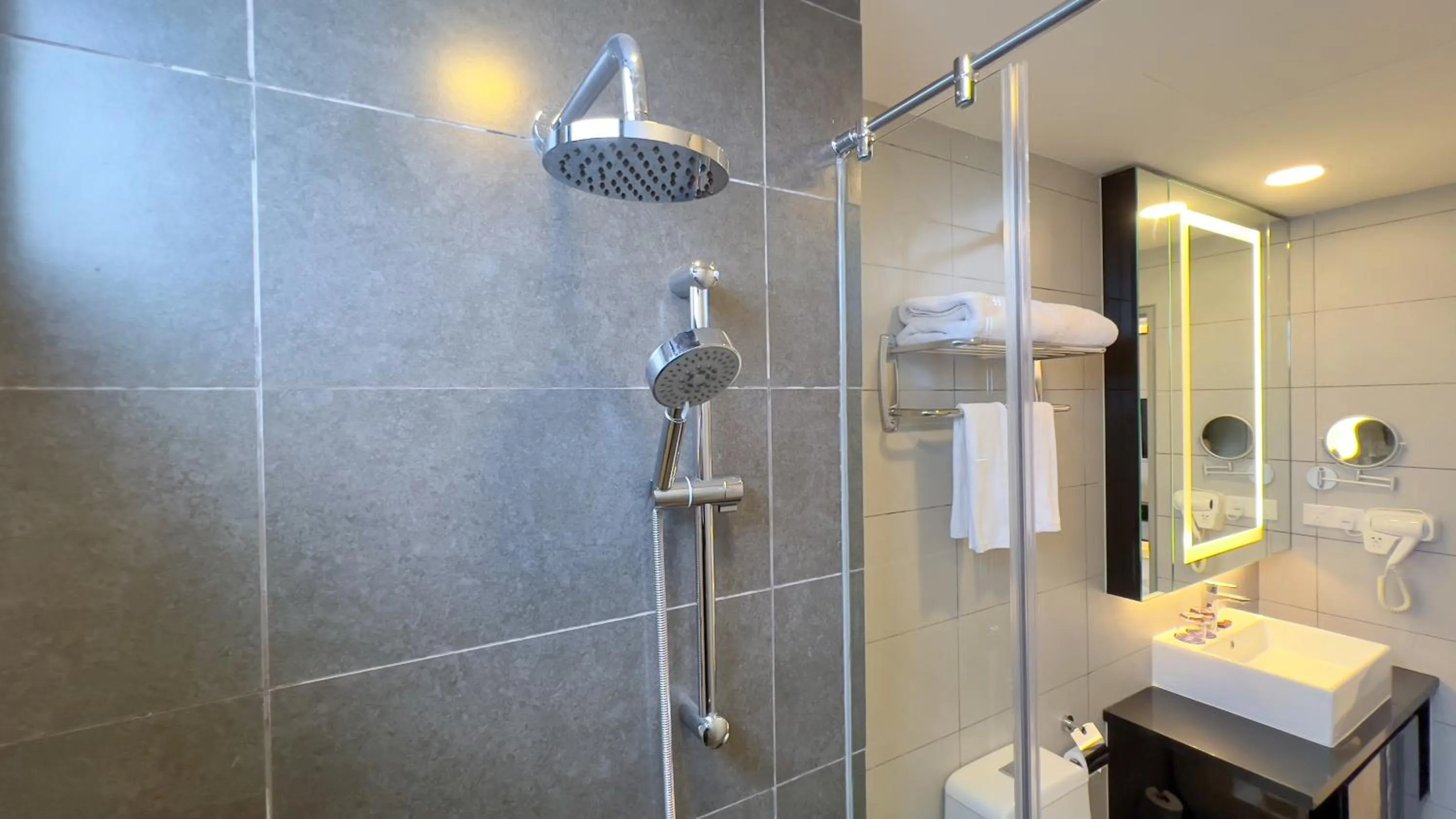 The Yanné, Onsen Hotel