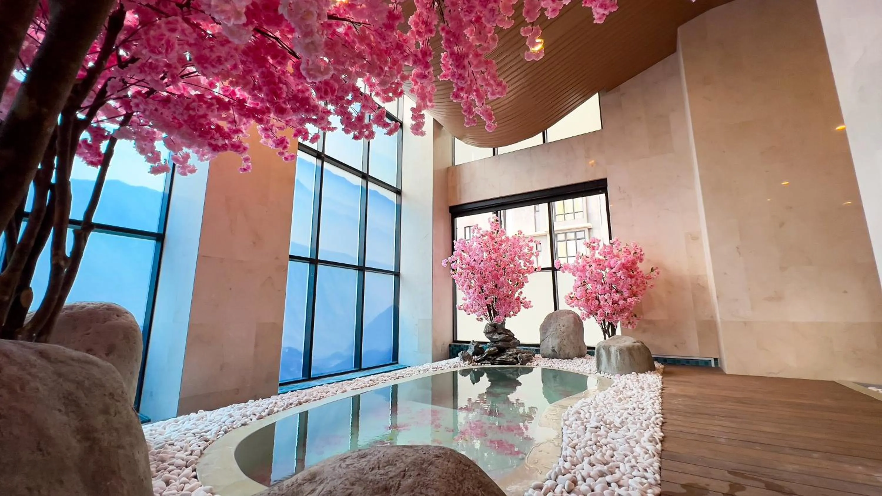 Hot Spring Bath in The Yanné, Onsen Hotel