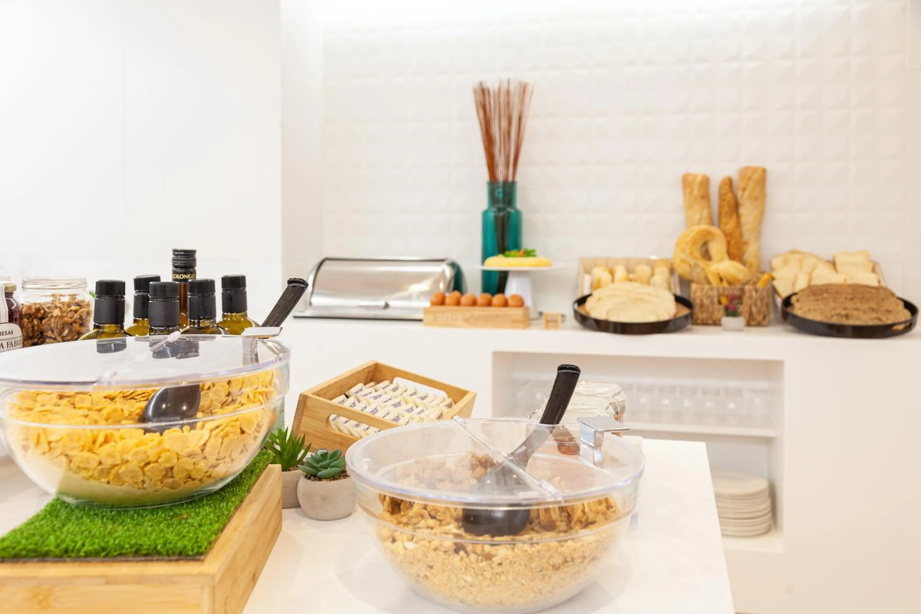 Buffet breakfast in Hotel Maciá Granada Five Senses Rooms & Suites