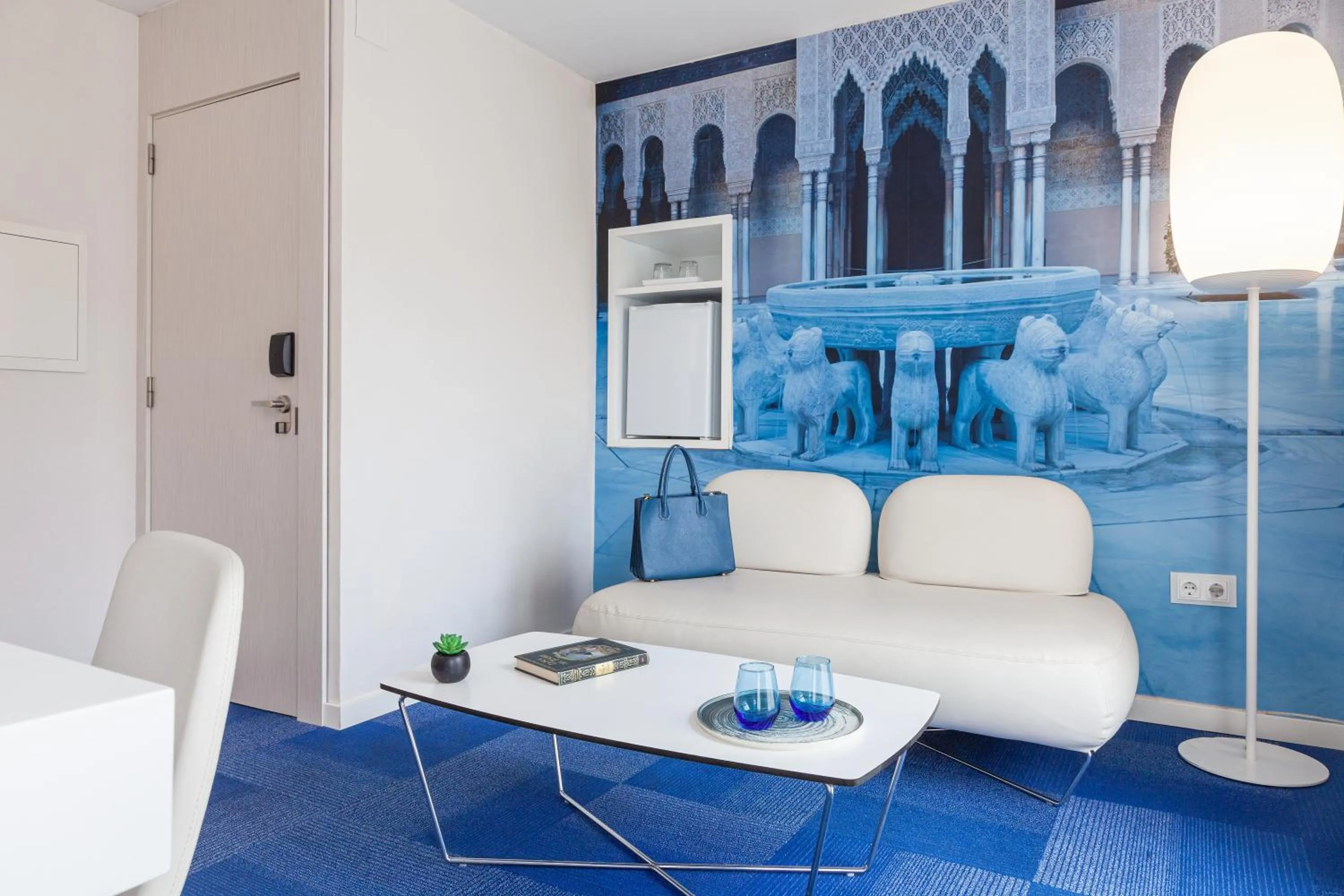 Seating area in Hotel Maciá Granada Five Senses Rooms & Suites