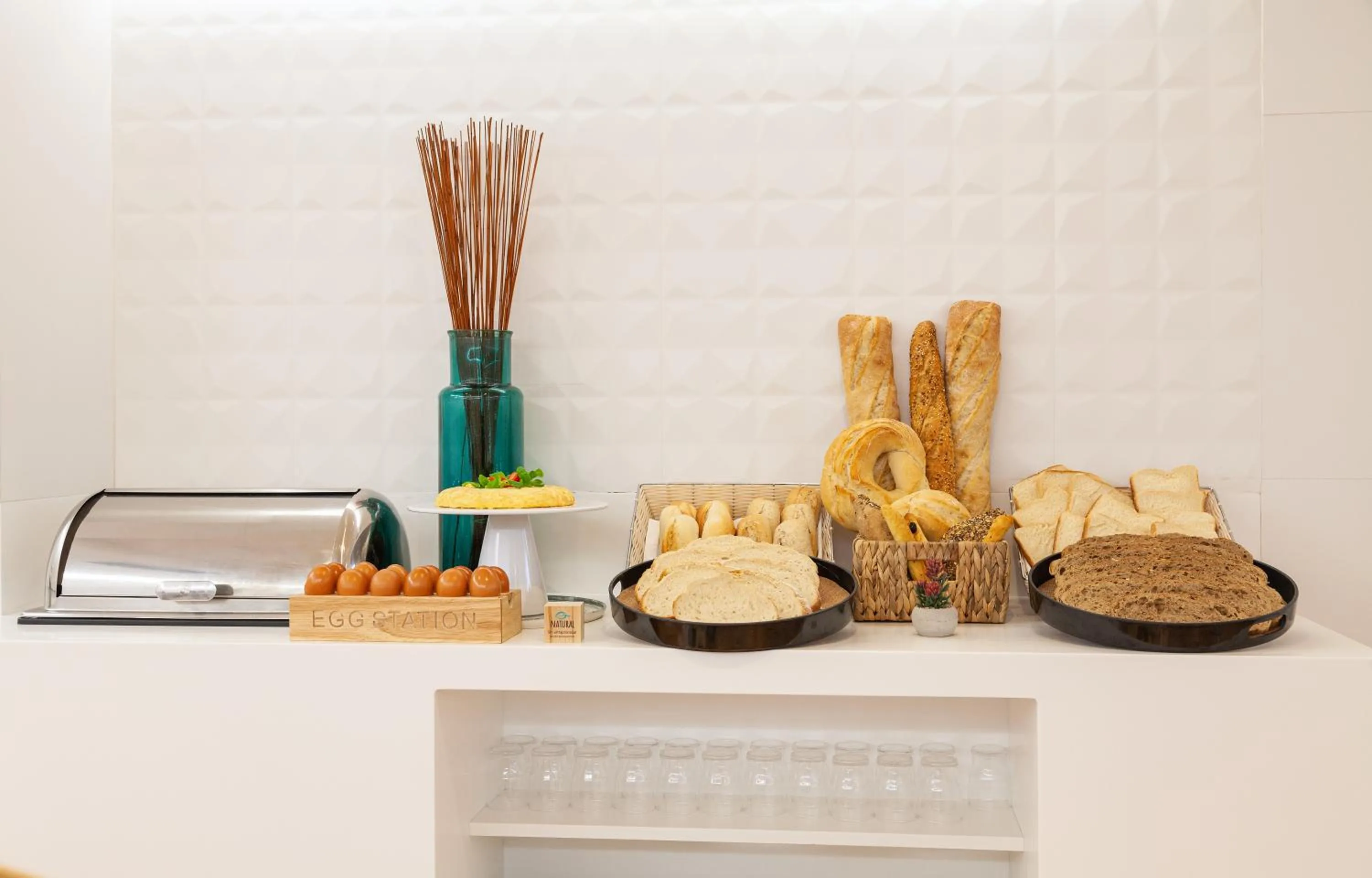 Buffet breakfast in Hotel Maciá Granada Five Senses Rooms & Suites