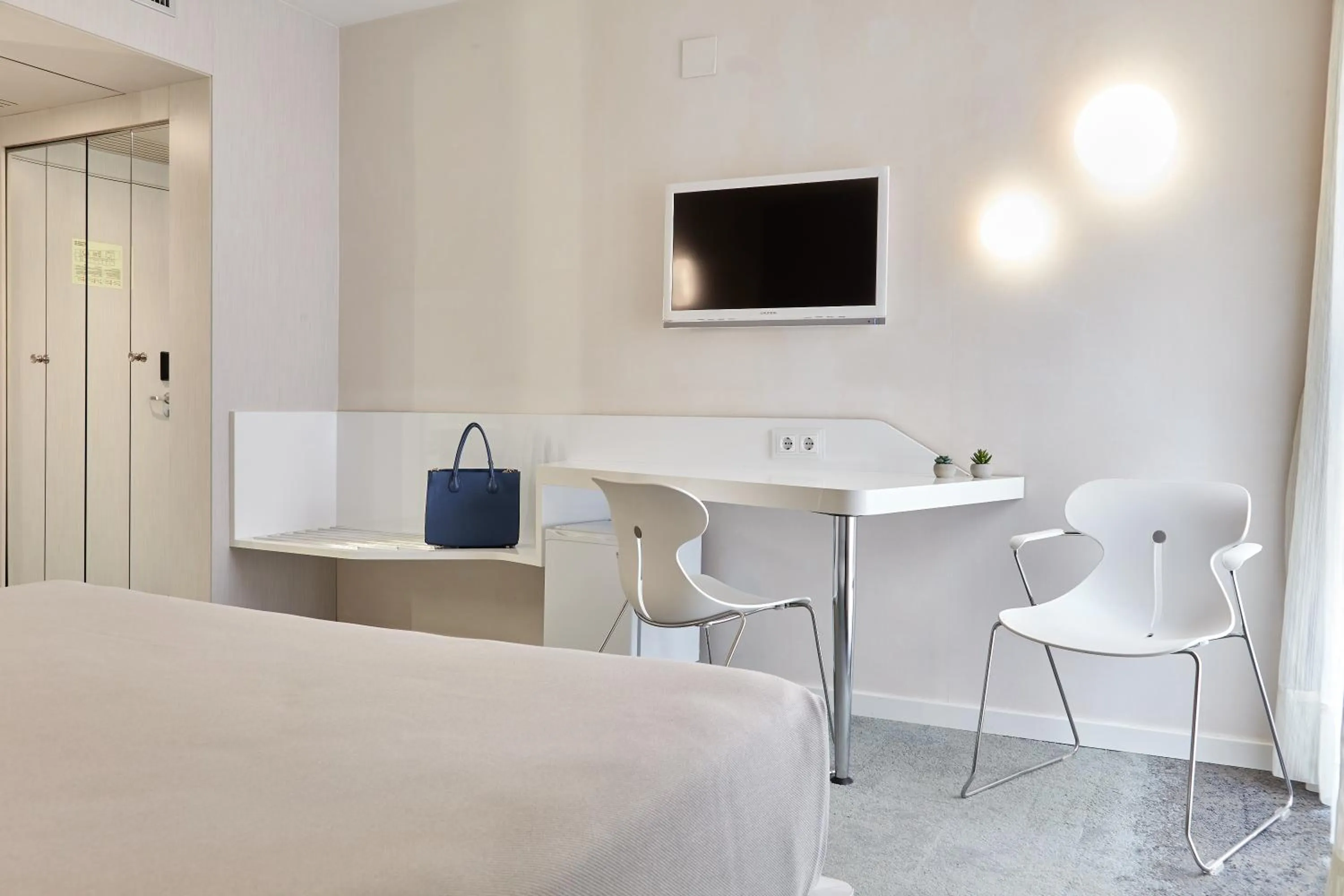 TV and multimedia, Bed in Hotel Maciá Granada Five Senses Rooms & Suites