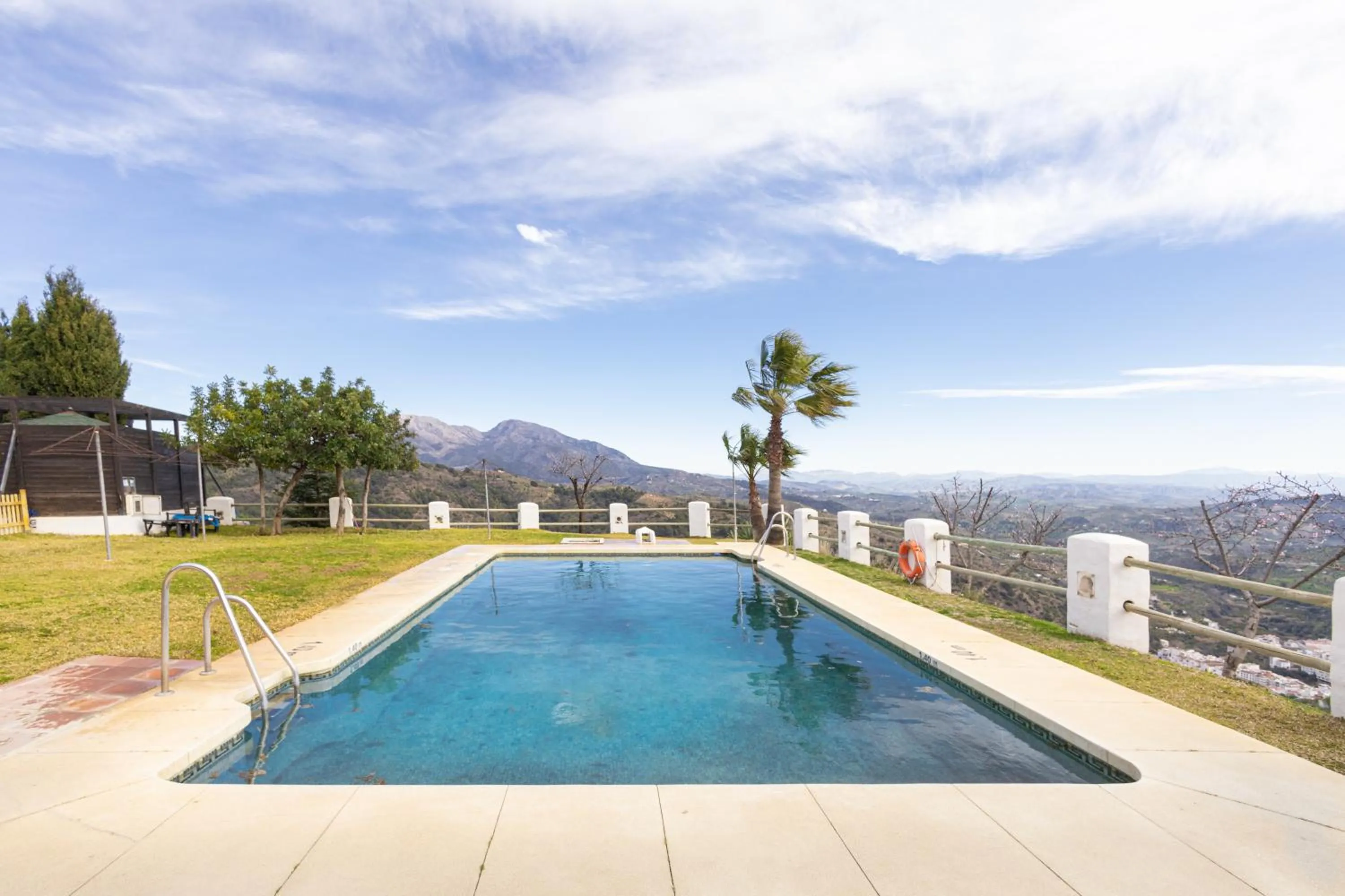 Swimming pool in Cerro de Hijar