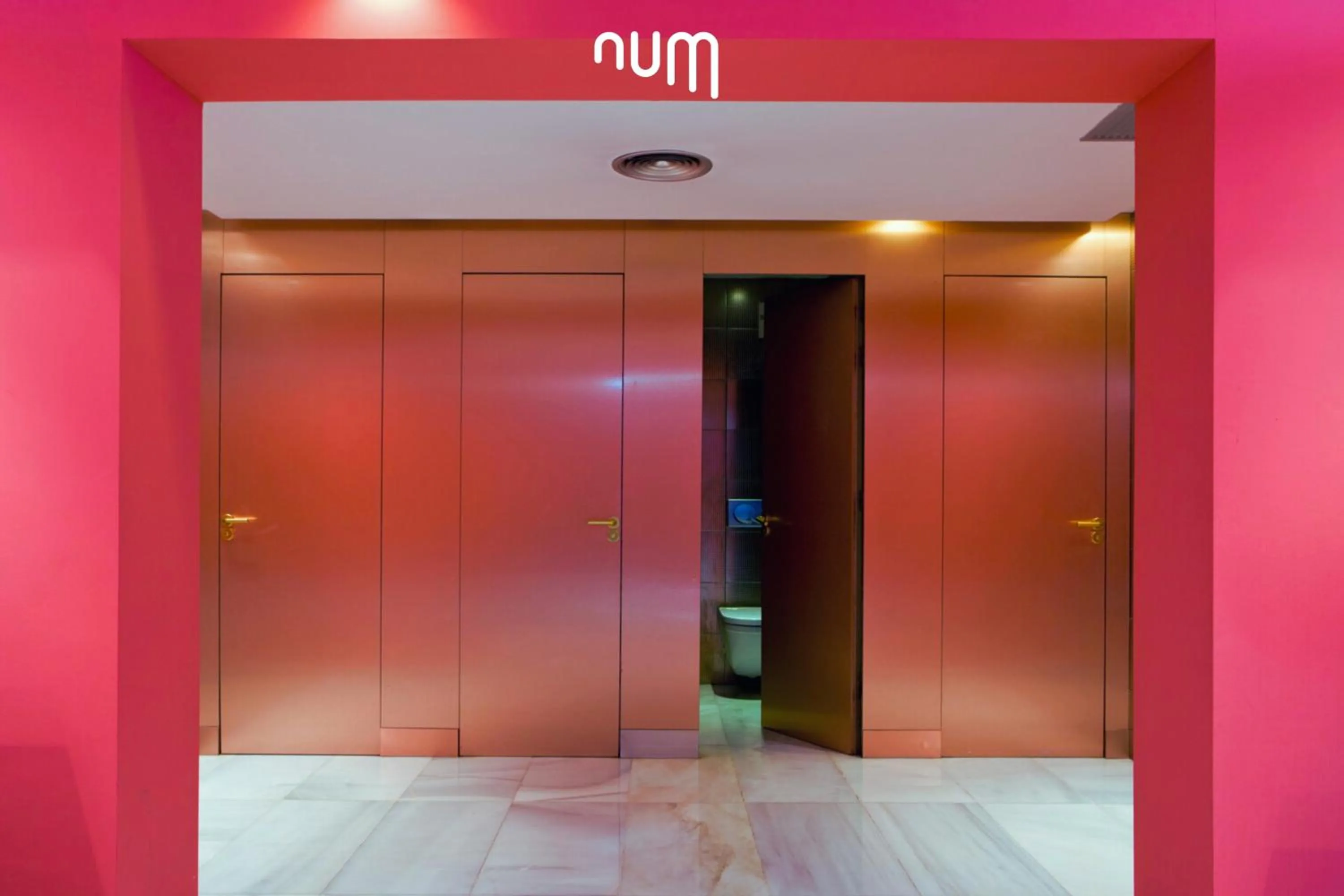 Public Bath in Regente Aragón Gastronómico