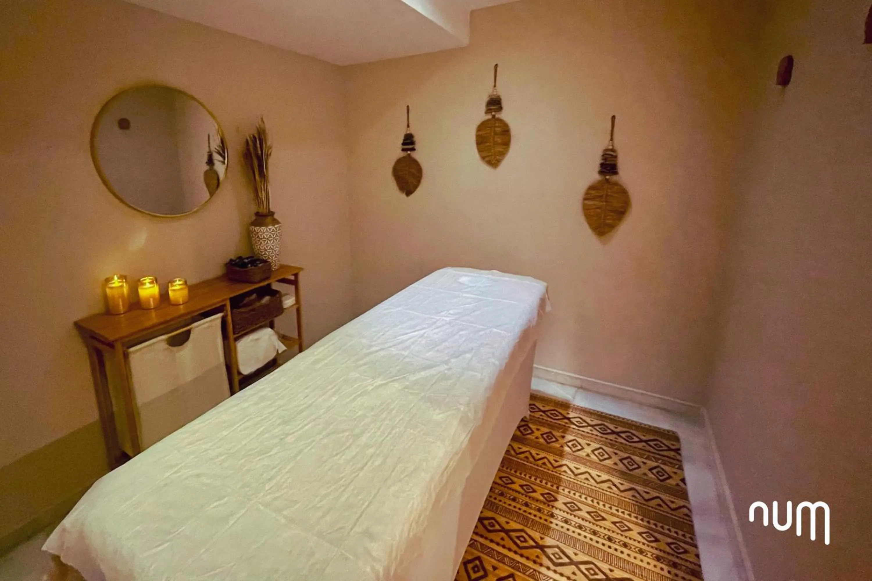 Massage, Bed in Regente Aragón Gastronómico