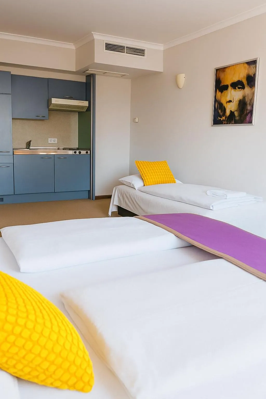 Bed in 24hours Apartment Hotel
