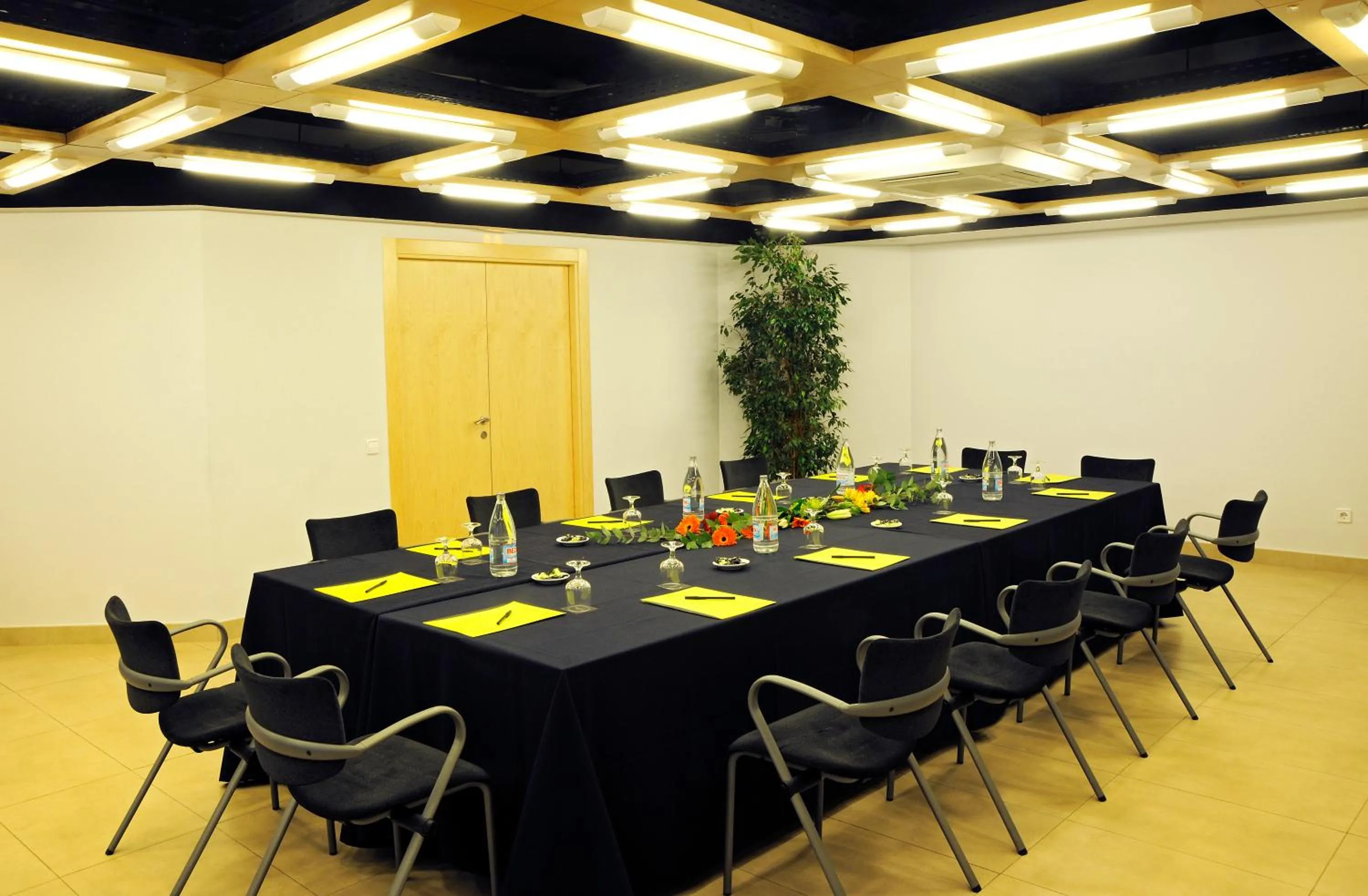 Business facilities in Hotel Abbot
