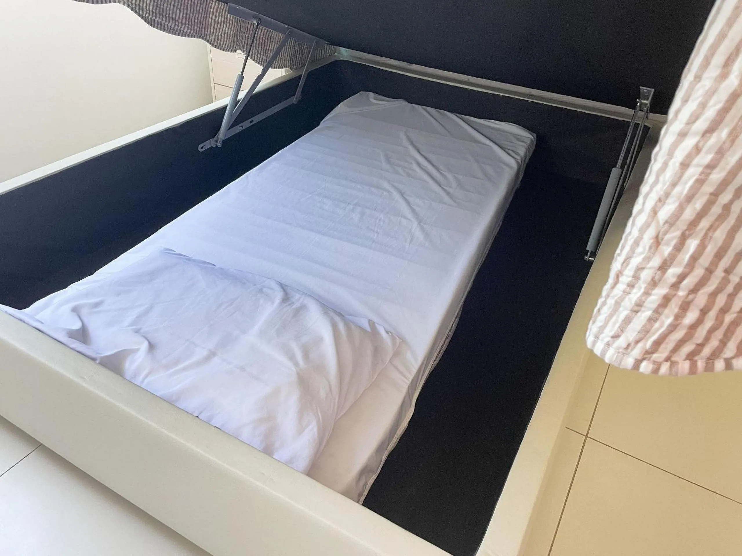 Bedroom, Bed in Duplex de Luxo - Muro Alto Malawí