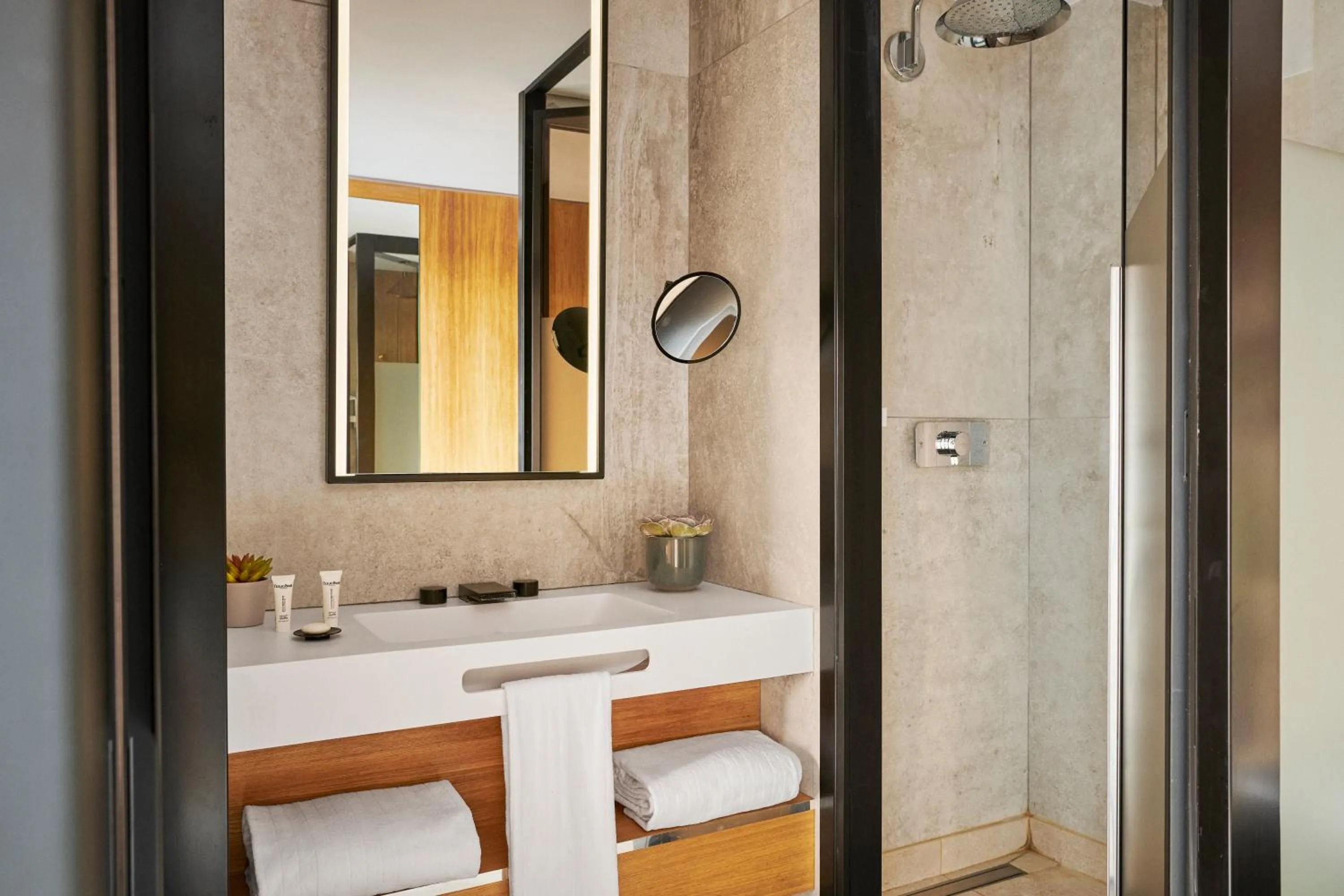 Bathroom in Grand Hyatt Barcelona