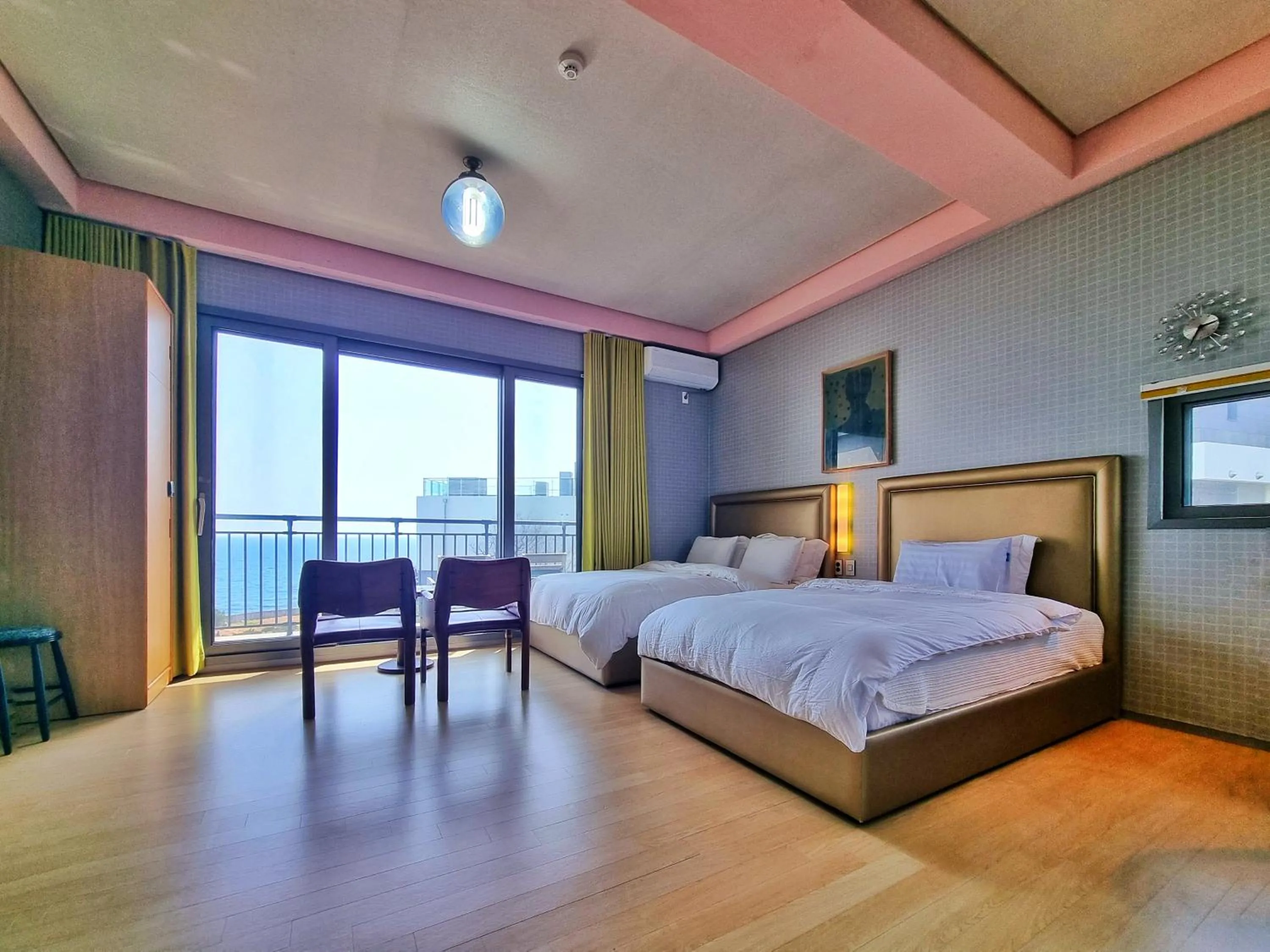Photo of the whole room, Bed in OROJEJU