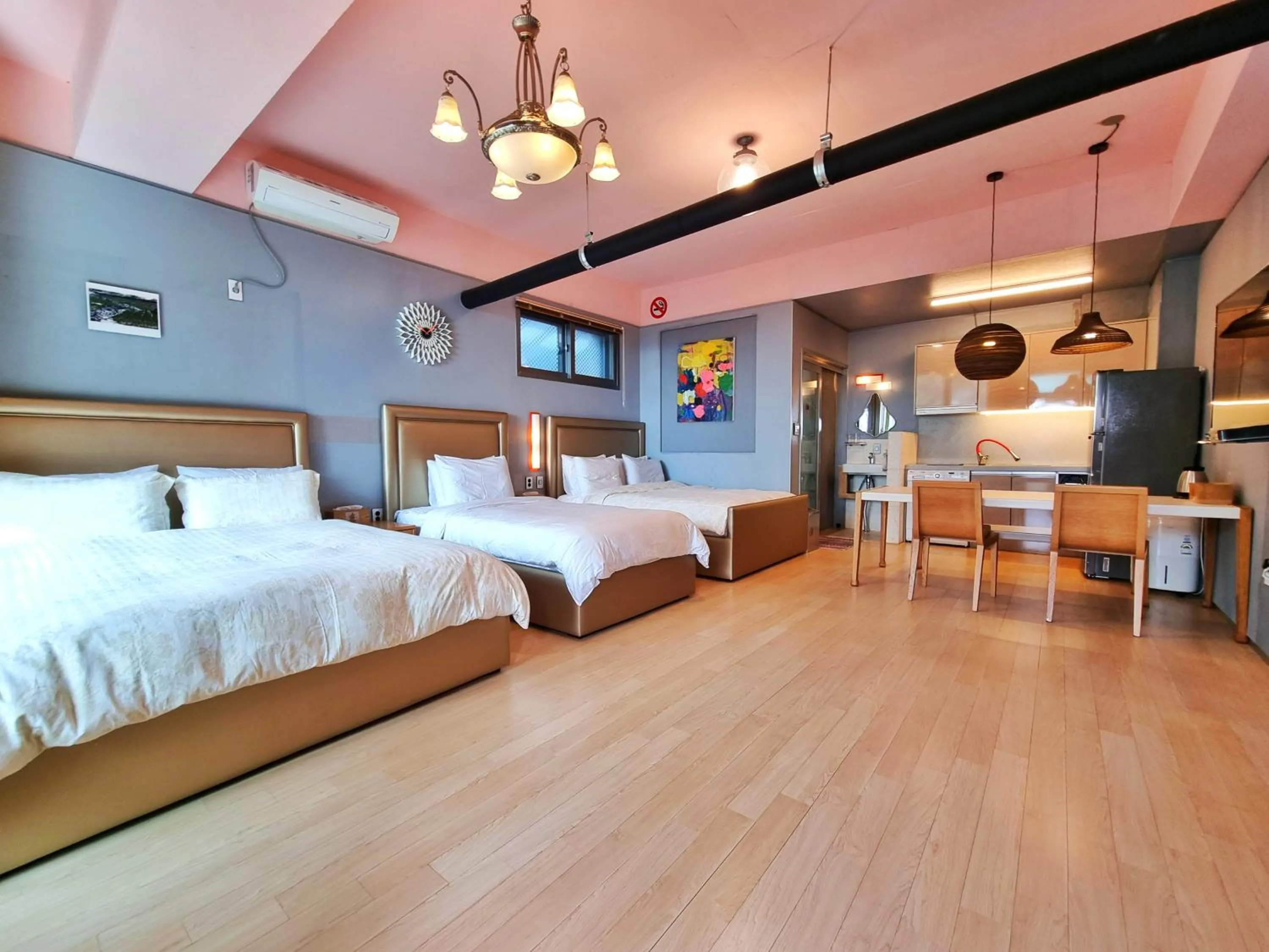 Photo of the whole room, Bed in OROJEJU