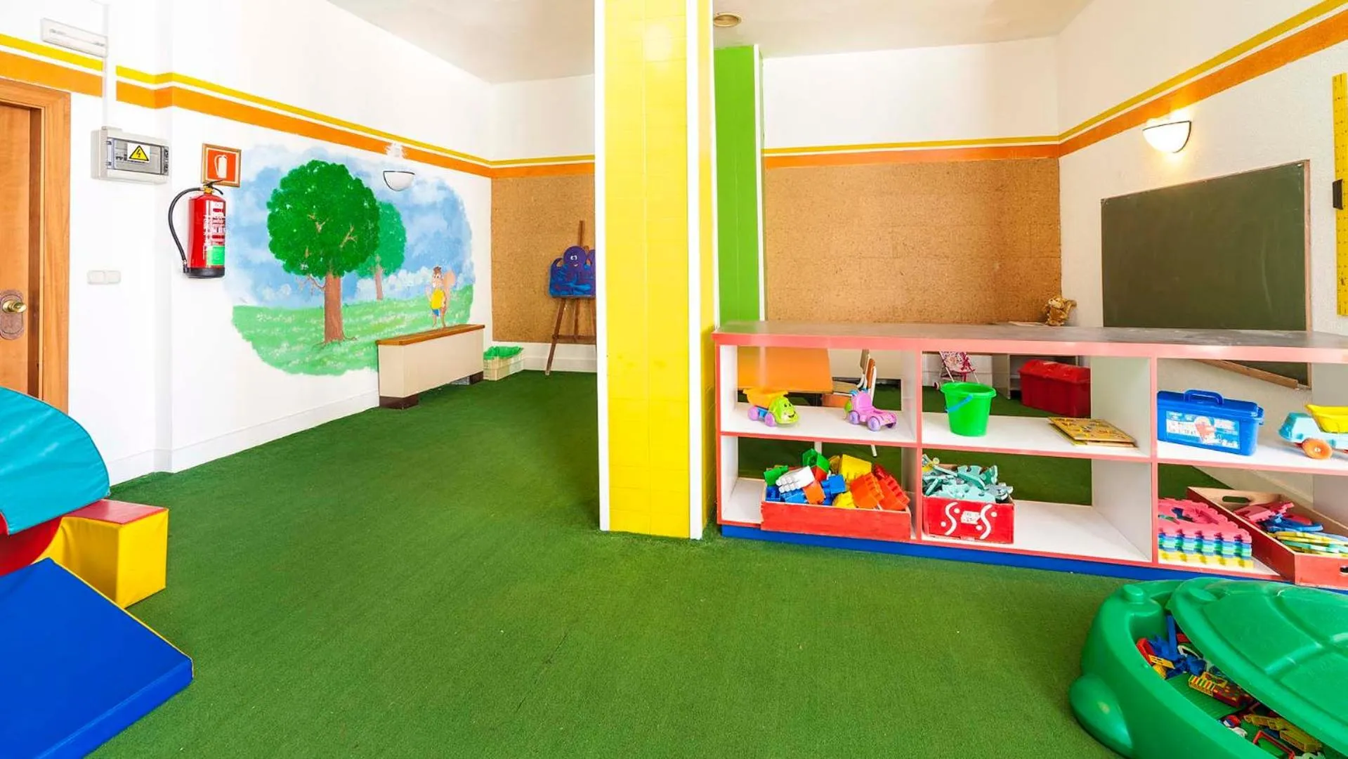 Kids's club in Globales Almirante Farragut