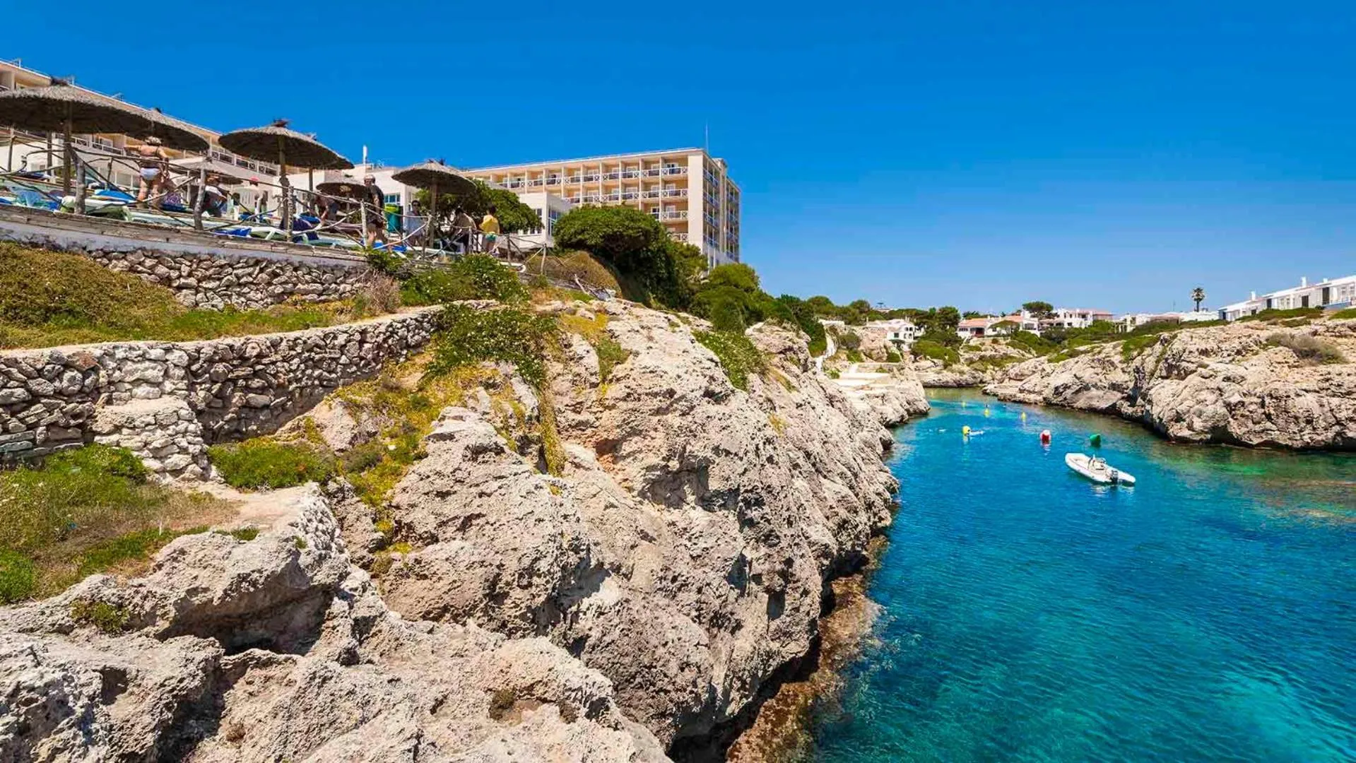 Nearby landmark in Globales Almirante Farragut