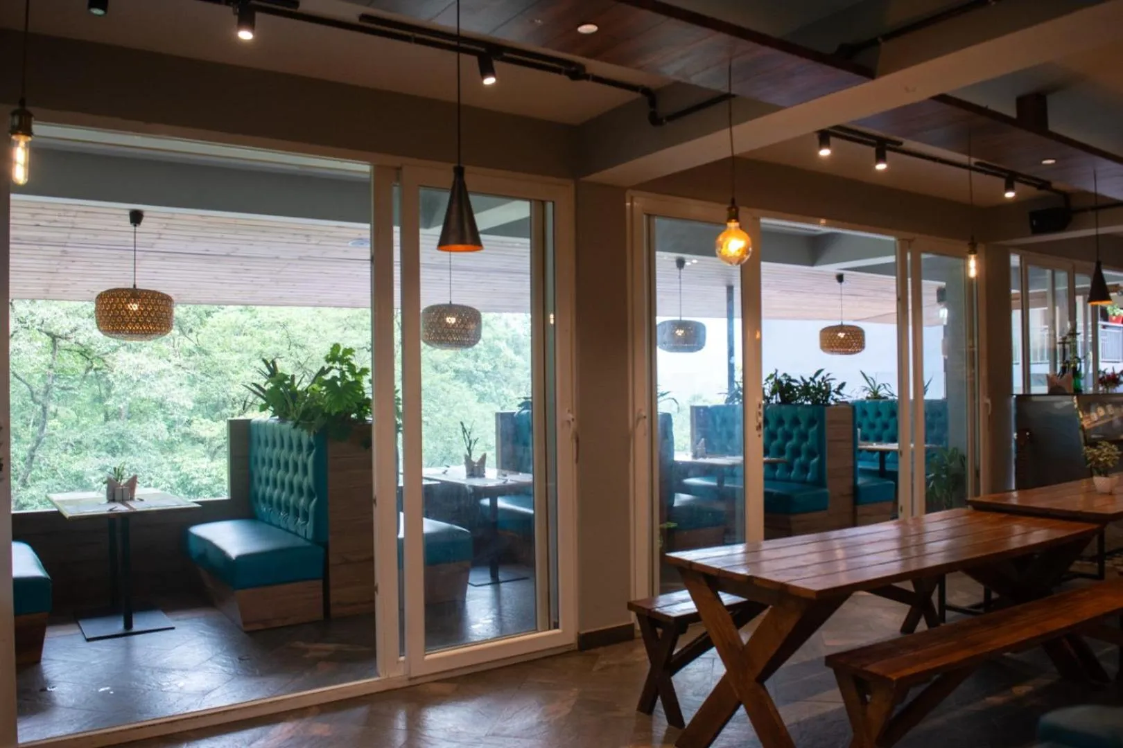 Restaurant/places to eat in Avianna Gangtok Resort & Spa