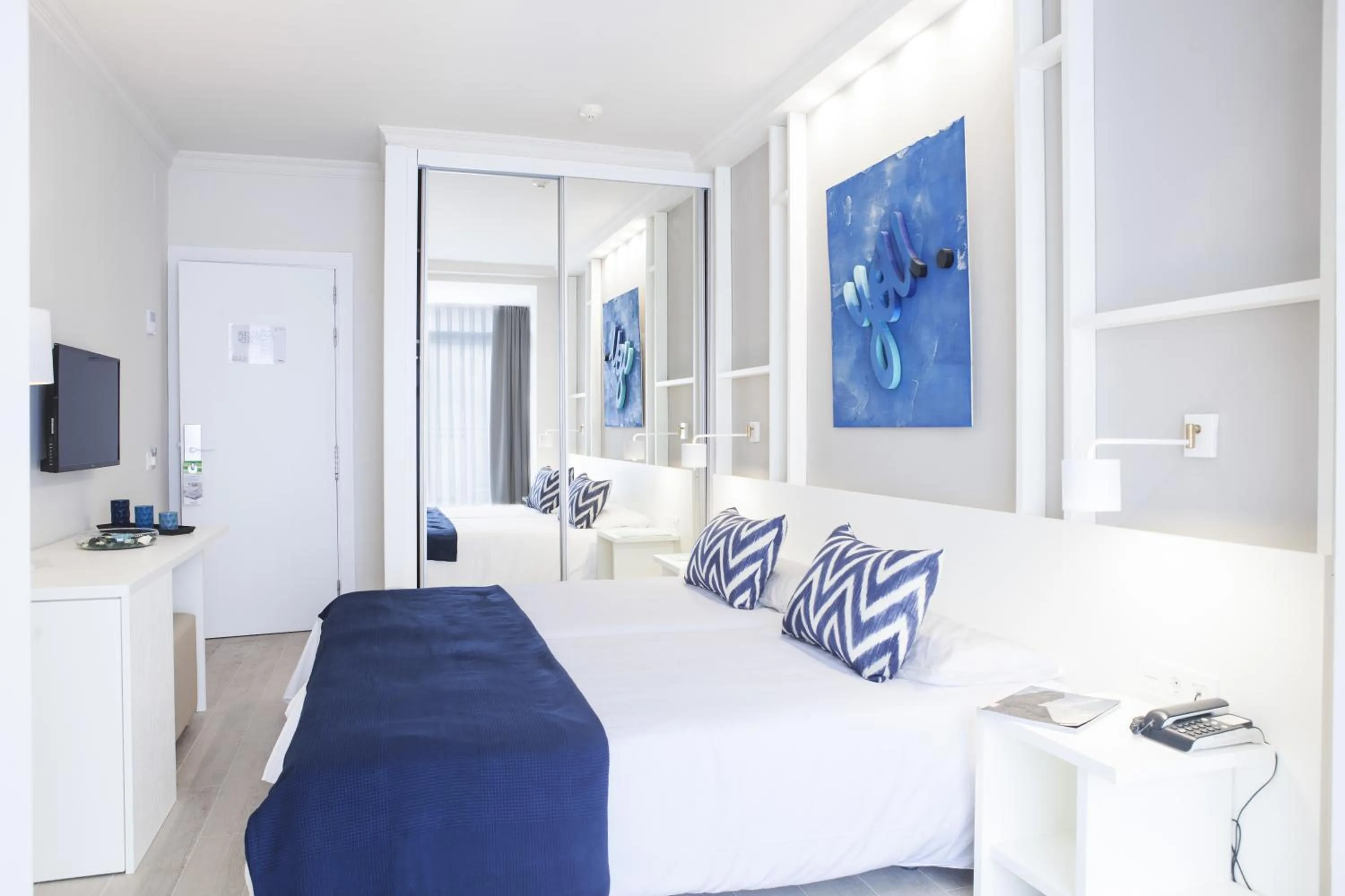 Photo of the whole room, Bed in Ibersol Antemare - Adults Only