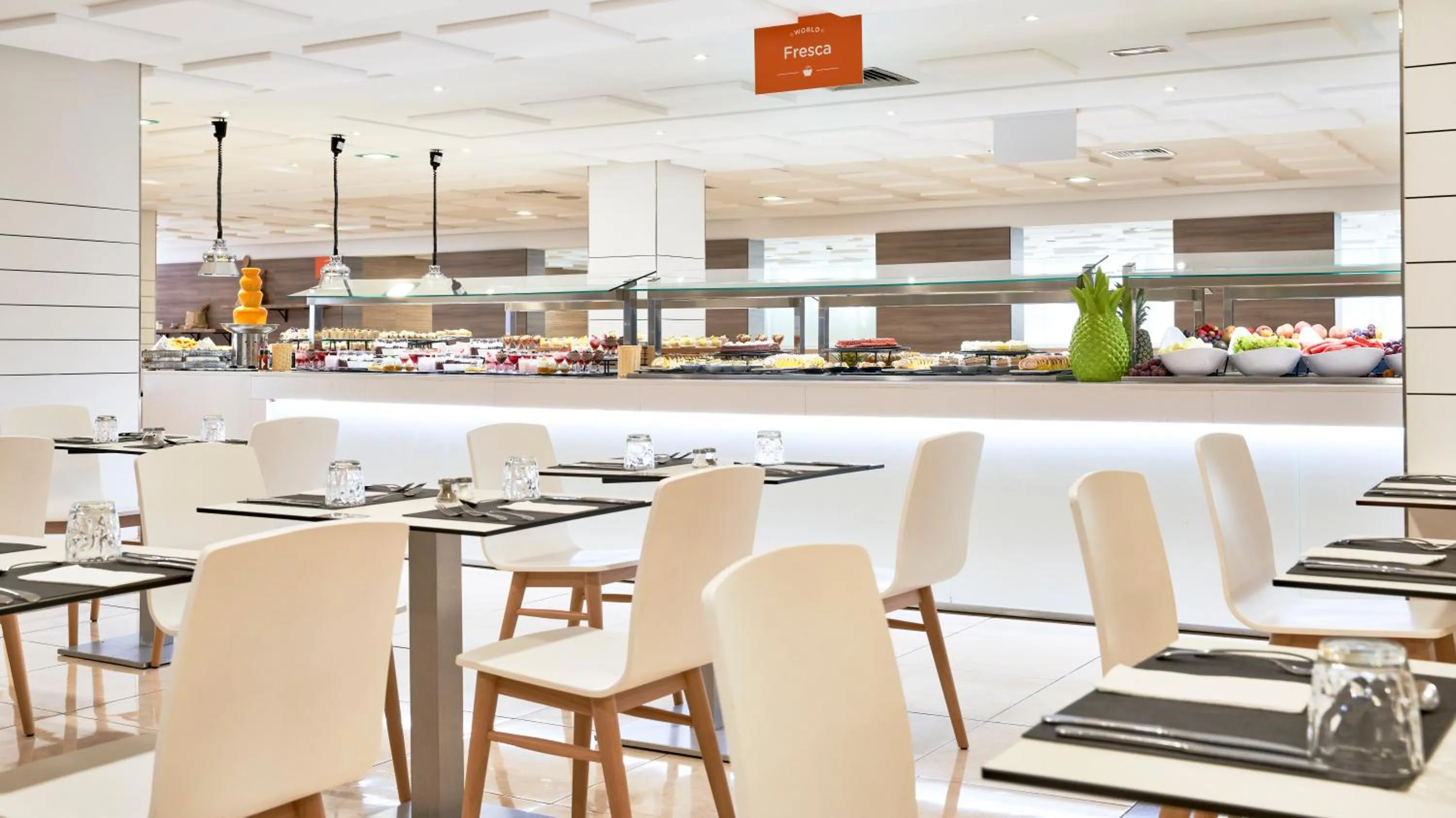 Dining area in Globales Pionero