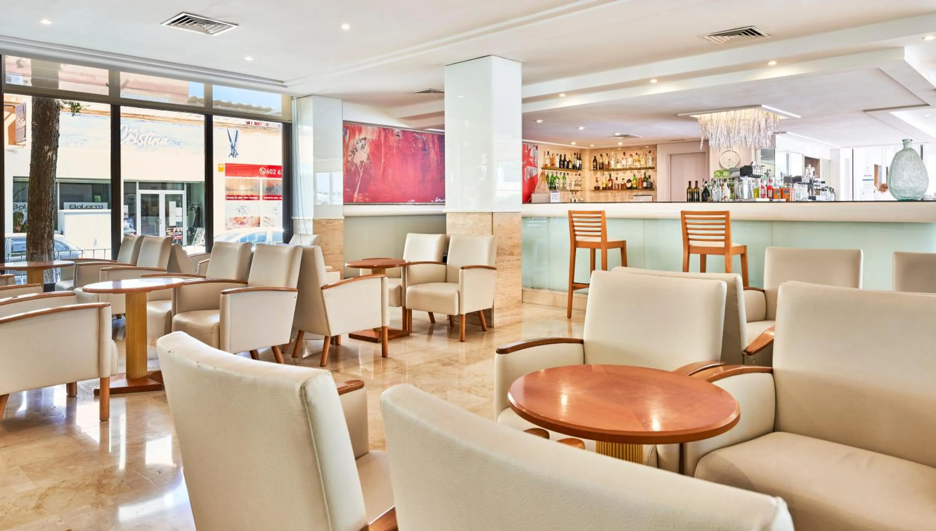 Lounge or bar in Globales Pionero