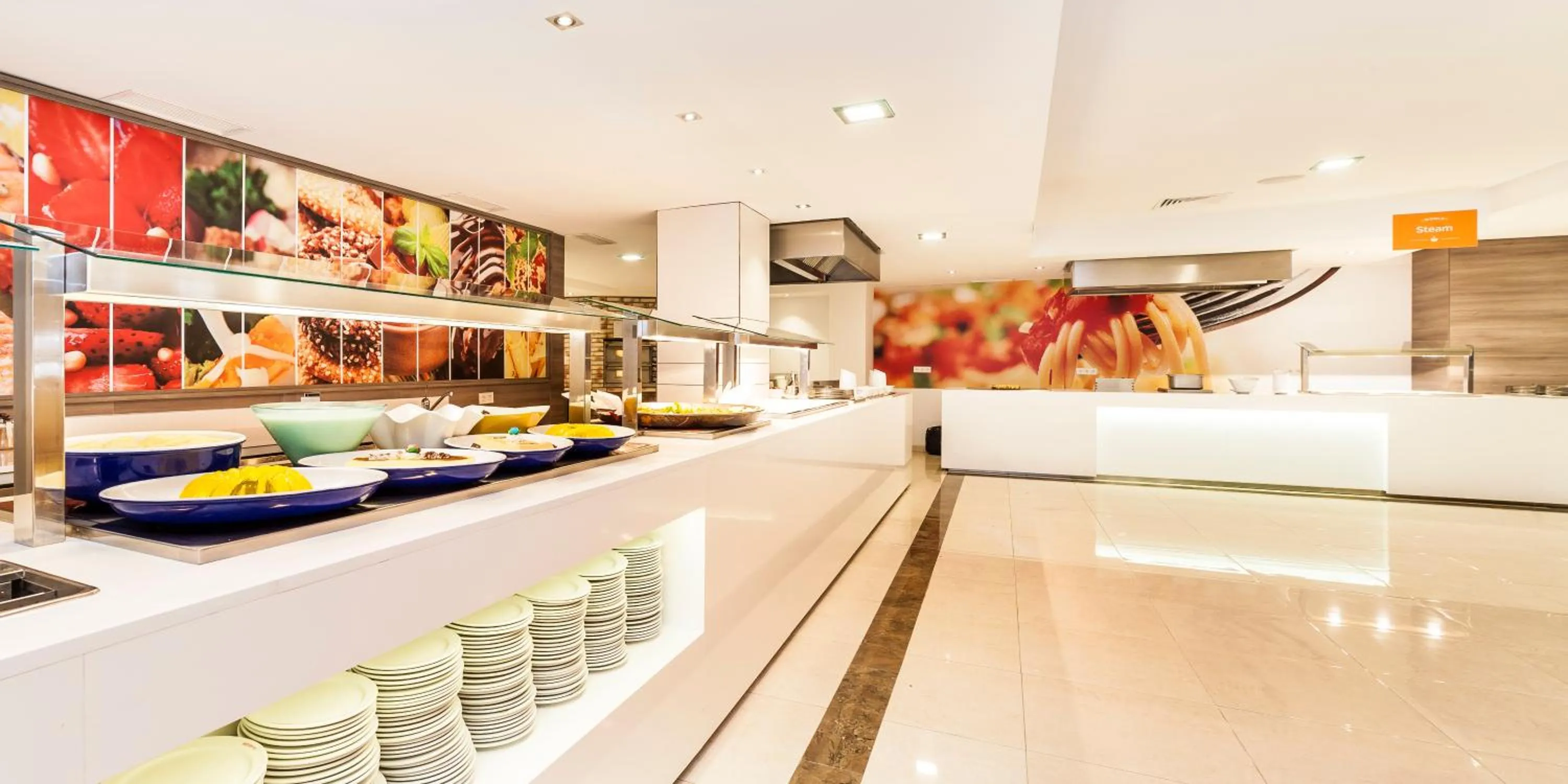 Restaurant/places to eat in Globales Pionero