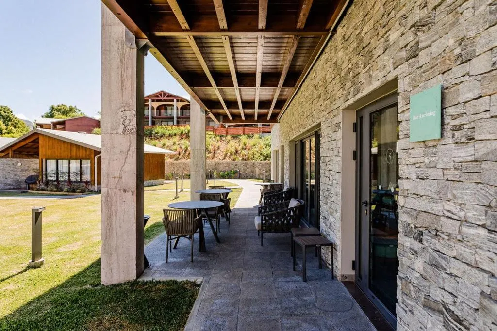 Lounge or bar in Sarana Hôtel & Spa