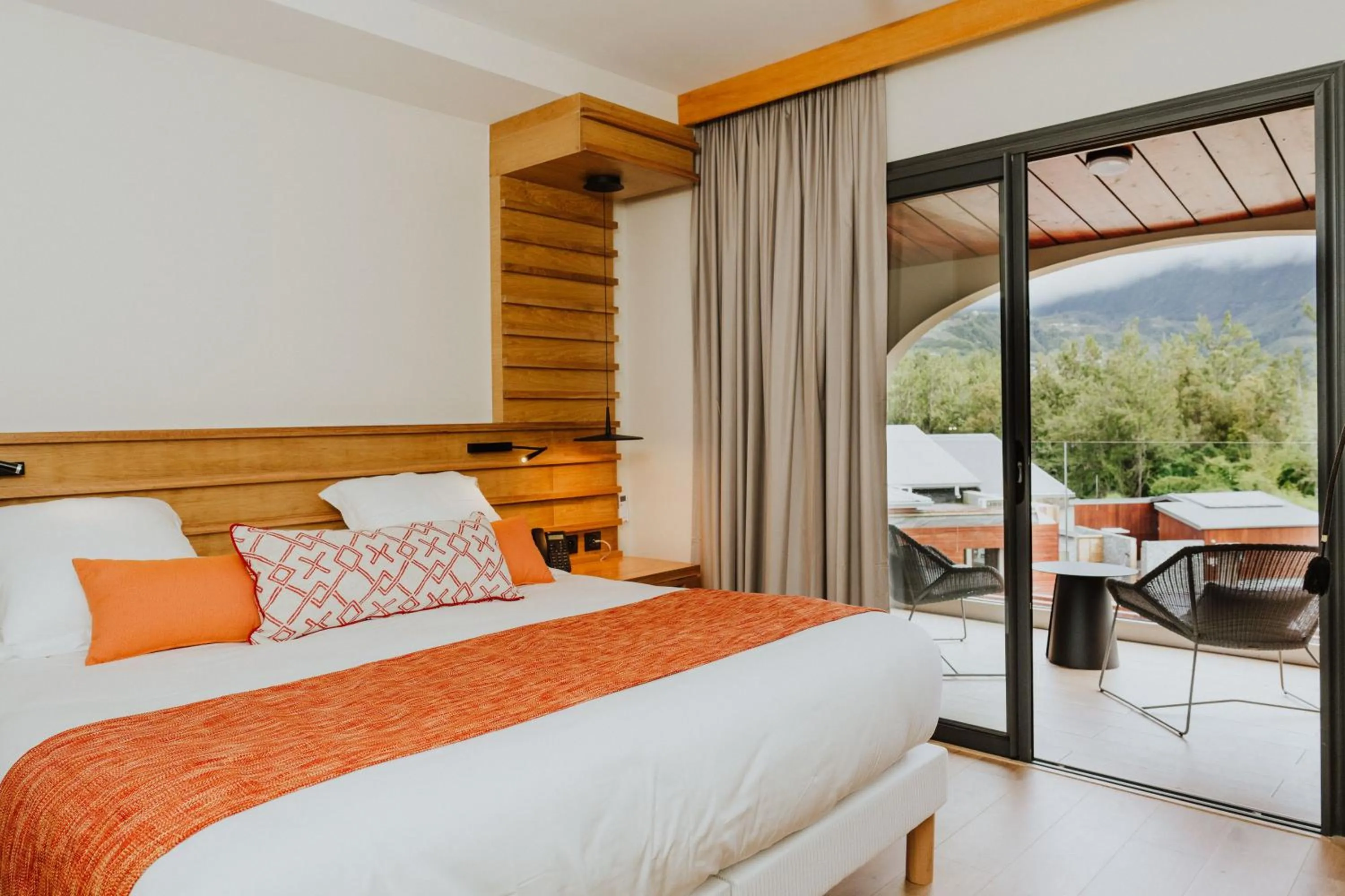 Bed in Sarana Hôtel & Spa