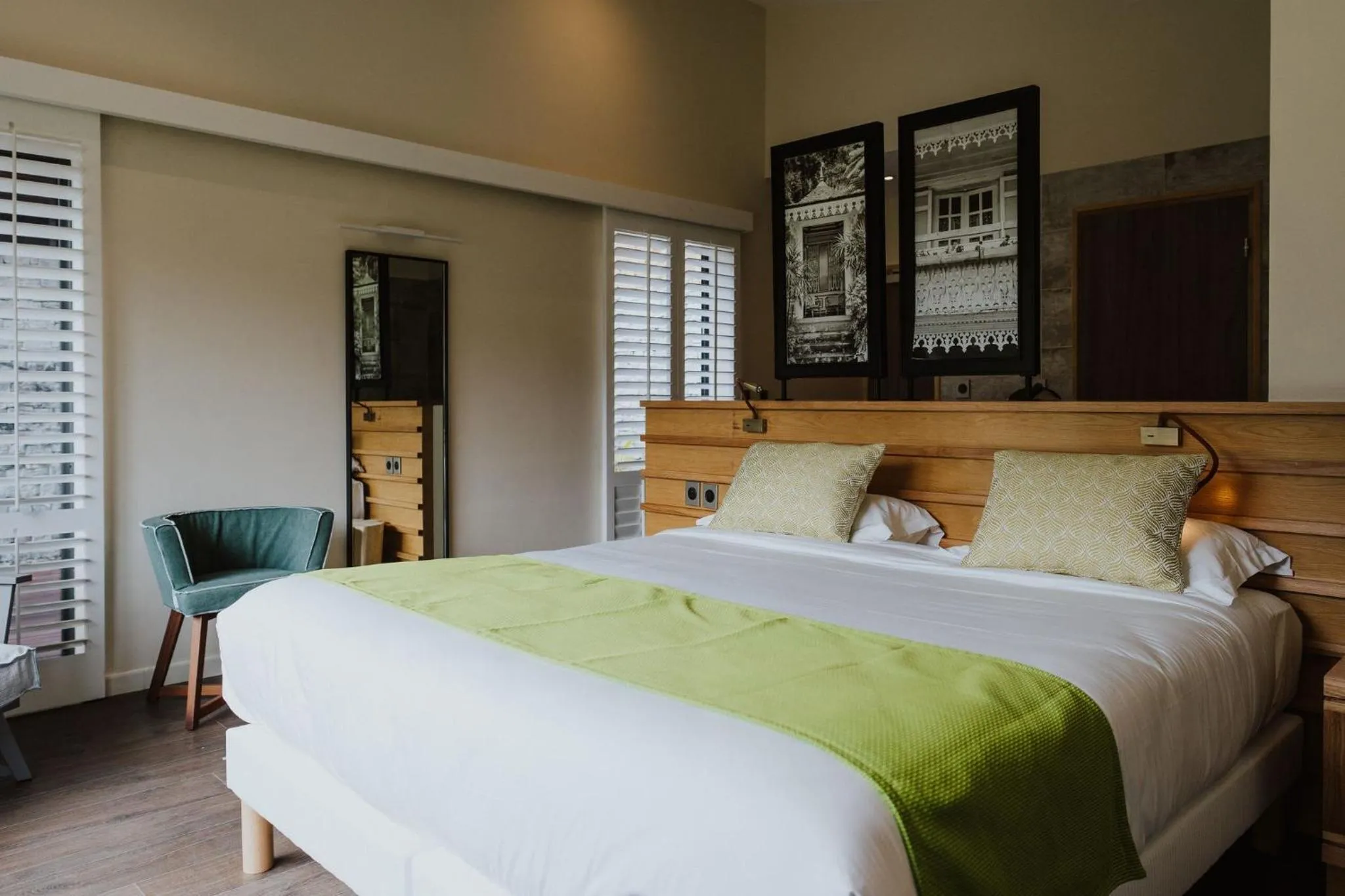 Bed in Sarana Hôtel & Spa