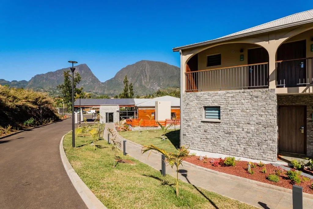 Garden in Sarana Hôtel & Spa