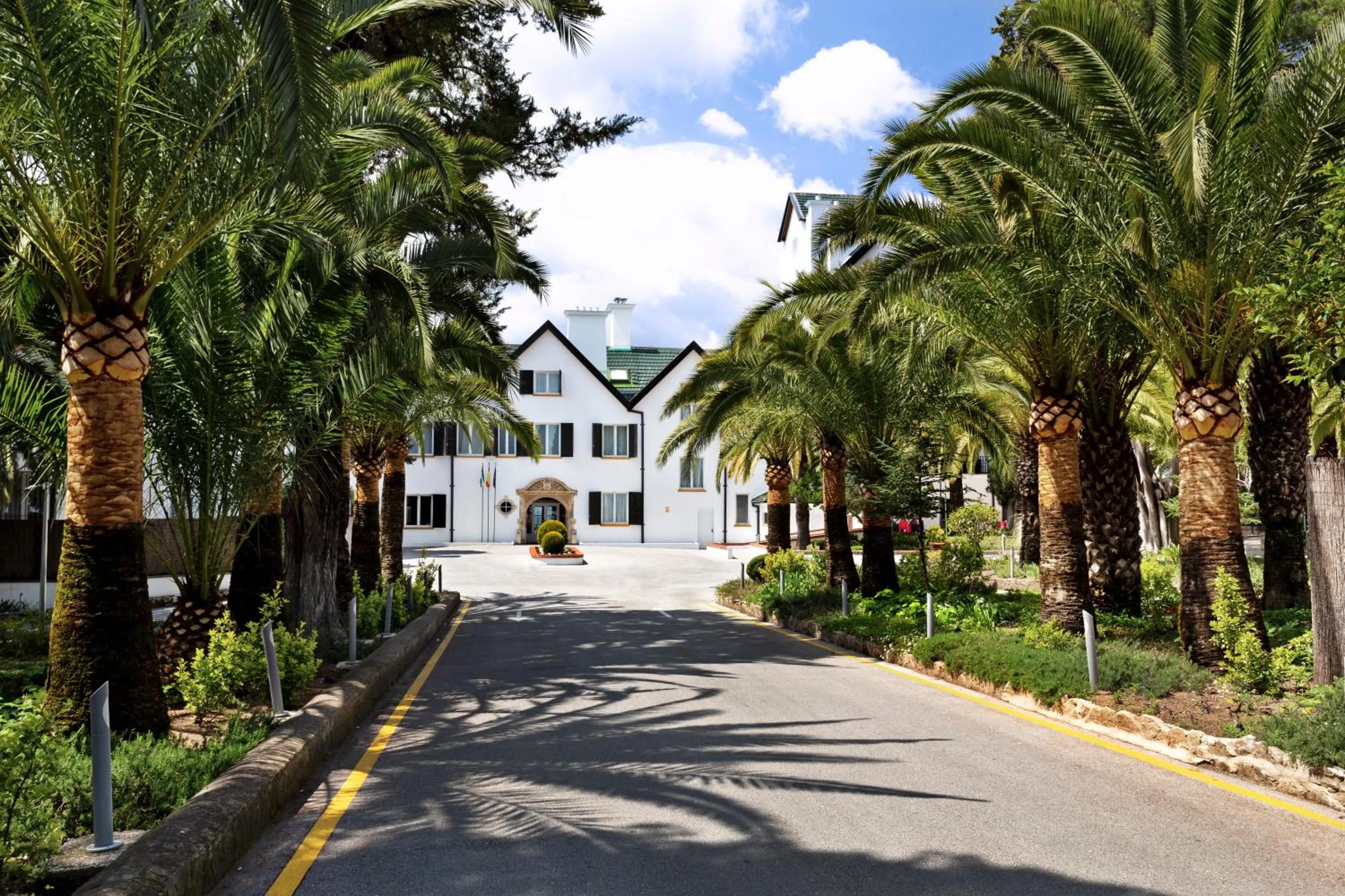 Property building in Catalonia Reina Victoria