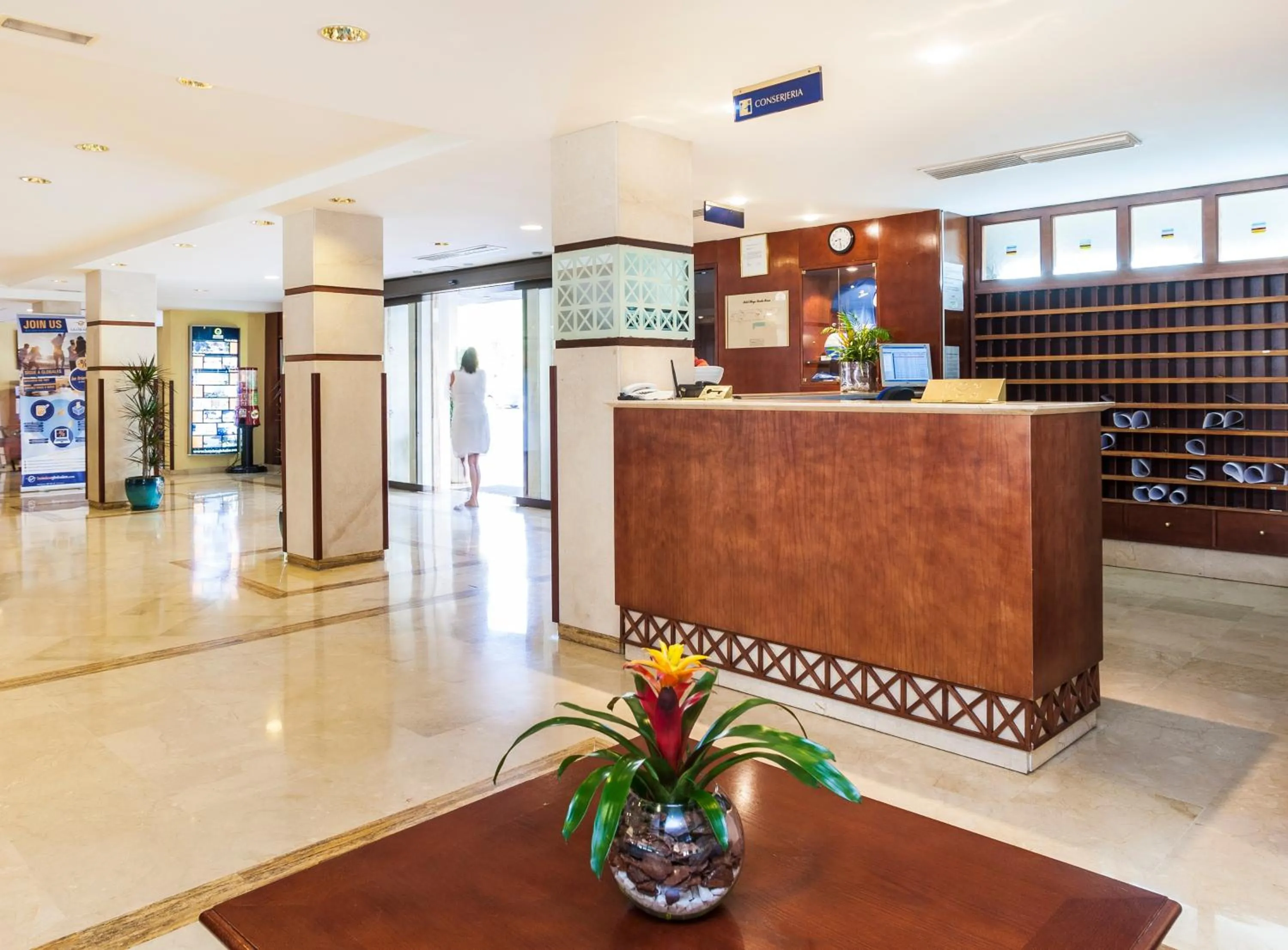 Lobby or reception in Globales Playa Santa Ponsa