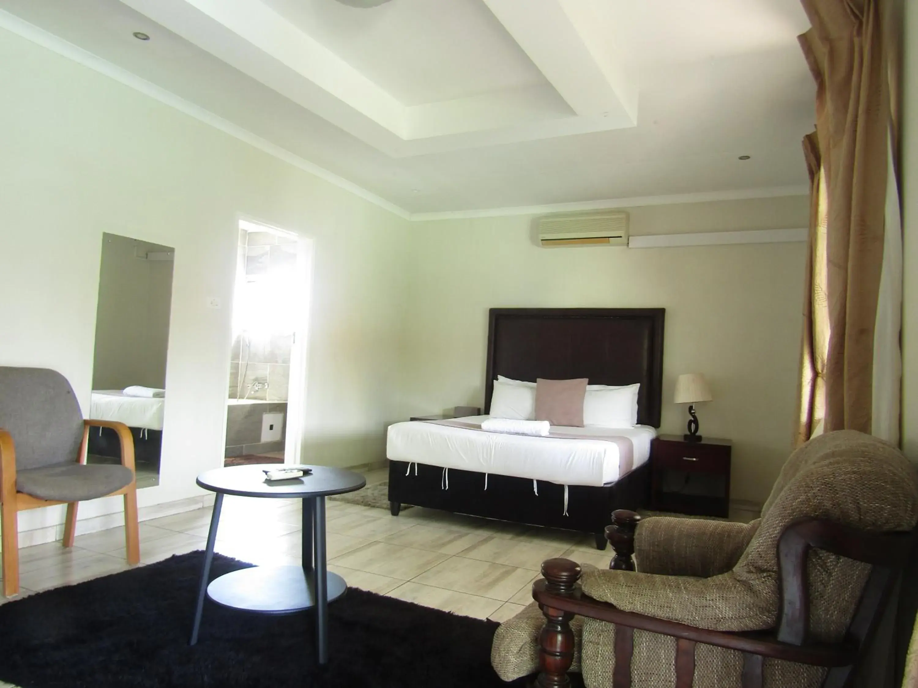 Deluxe Double Room with Balcony in Haithoms Guesthouse Deluxe Double Room with Balcony in Haithoms Guesthouse