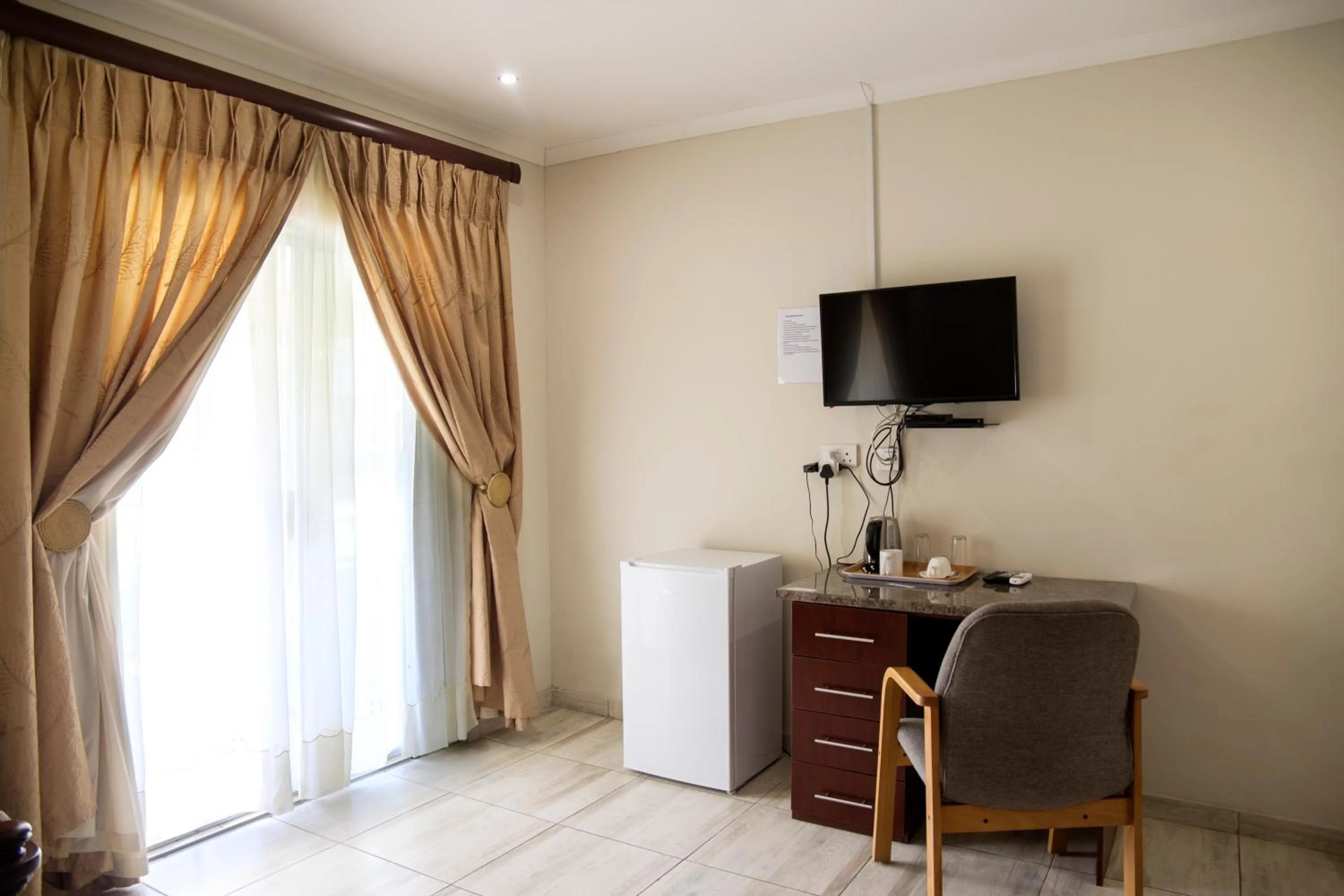 TV and multimedia in Haithoms Guesthouse