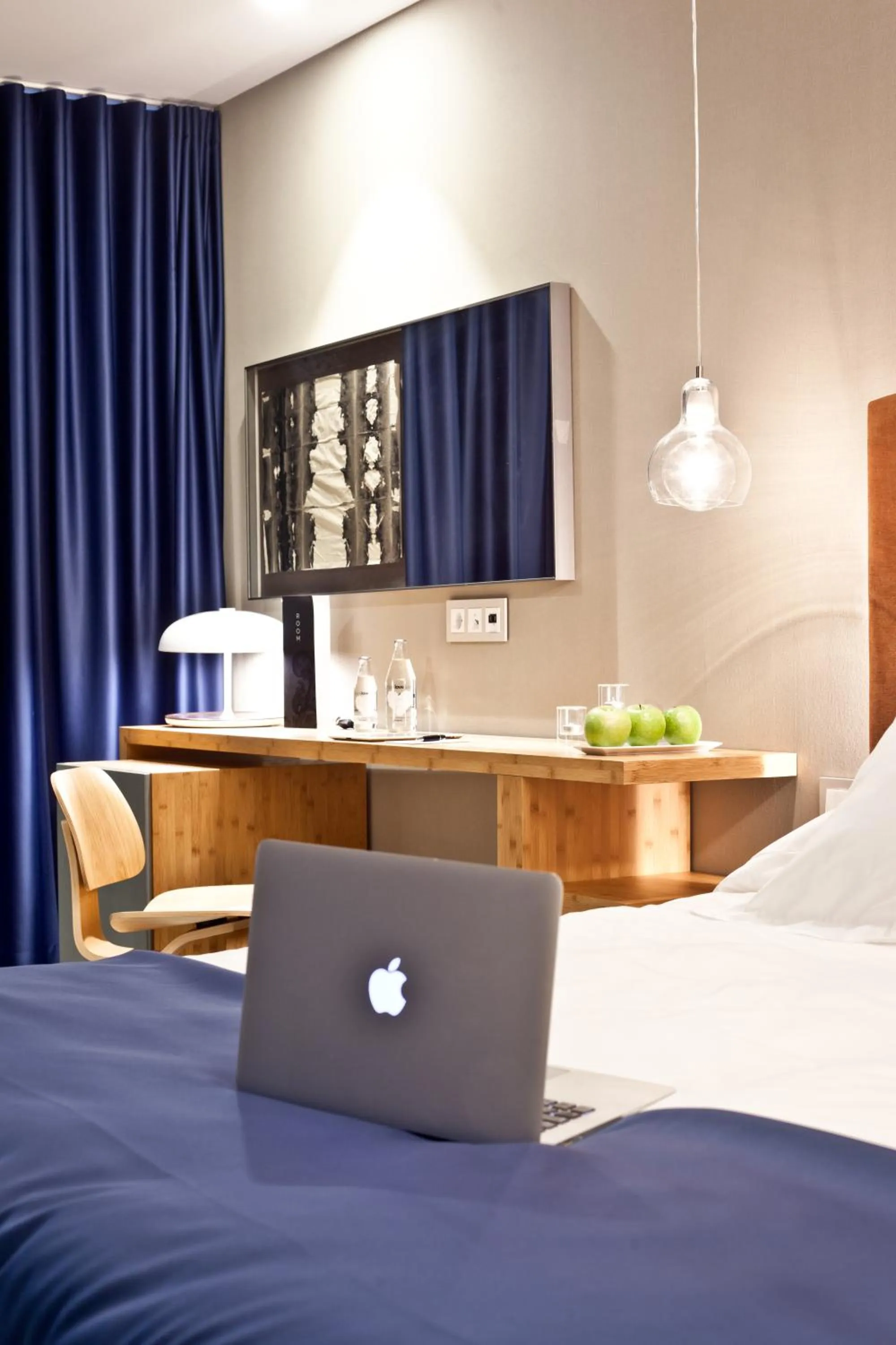 Decorative detail, Bed in Ocean Drive Talamanca