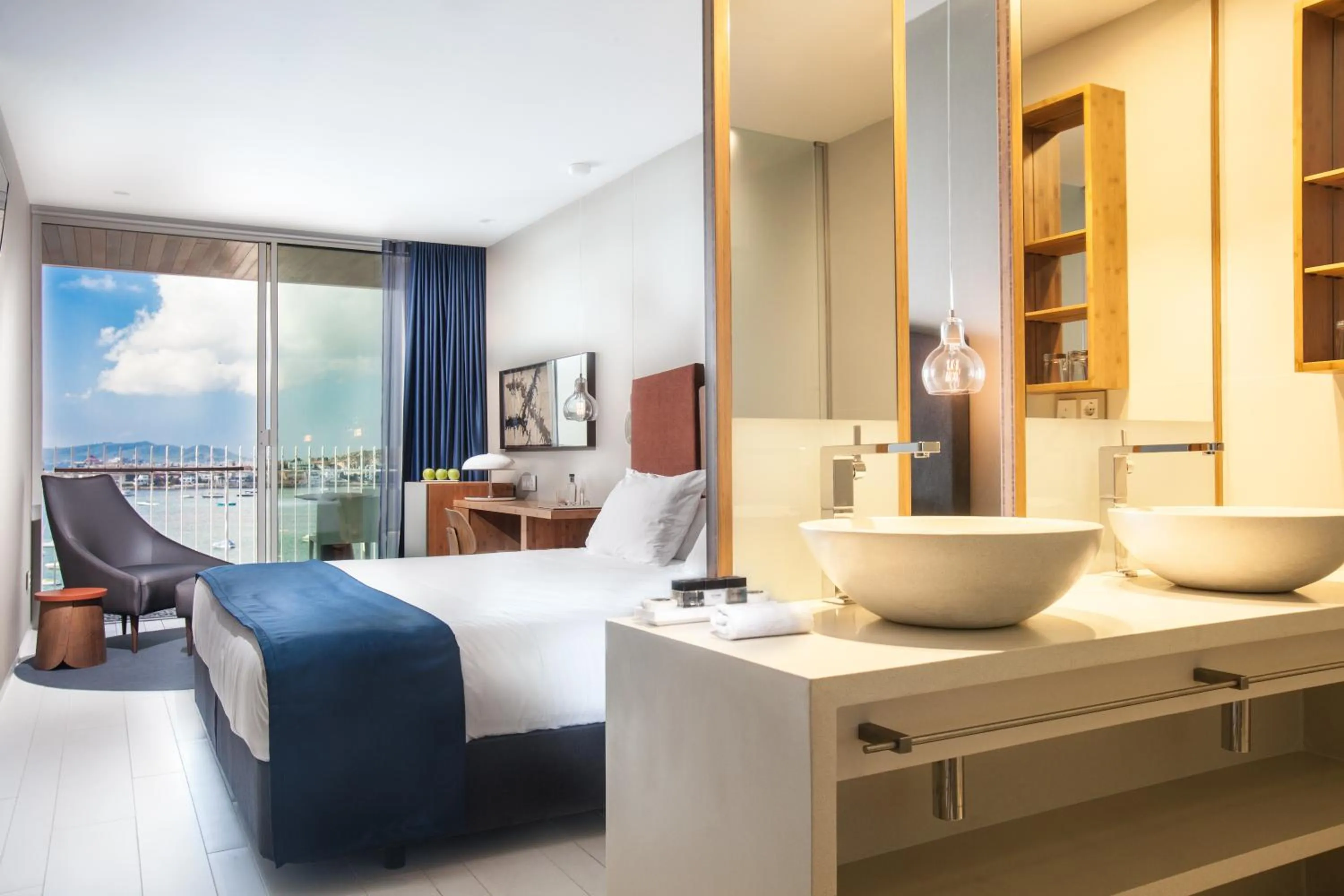 Photo of the whole room, Bed in Ocean Drive Talamanca