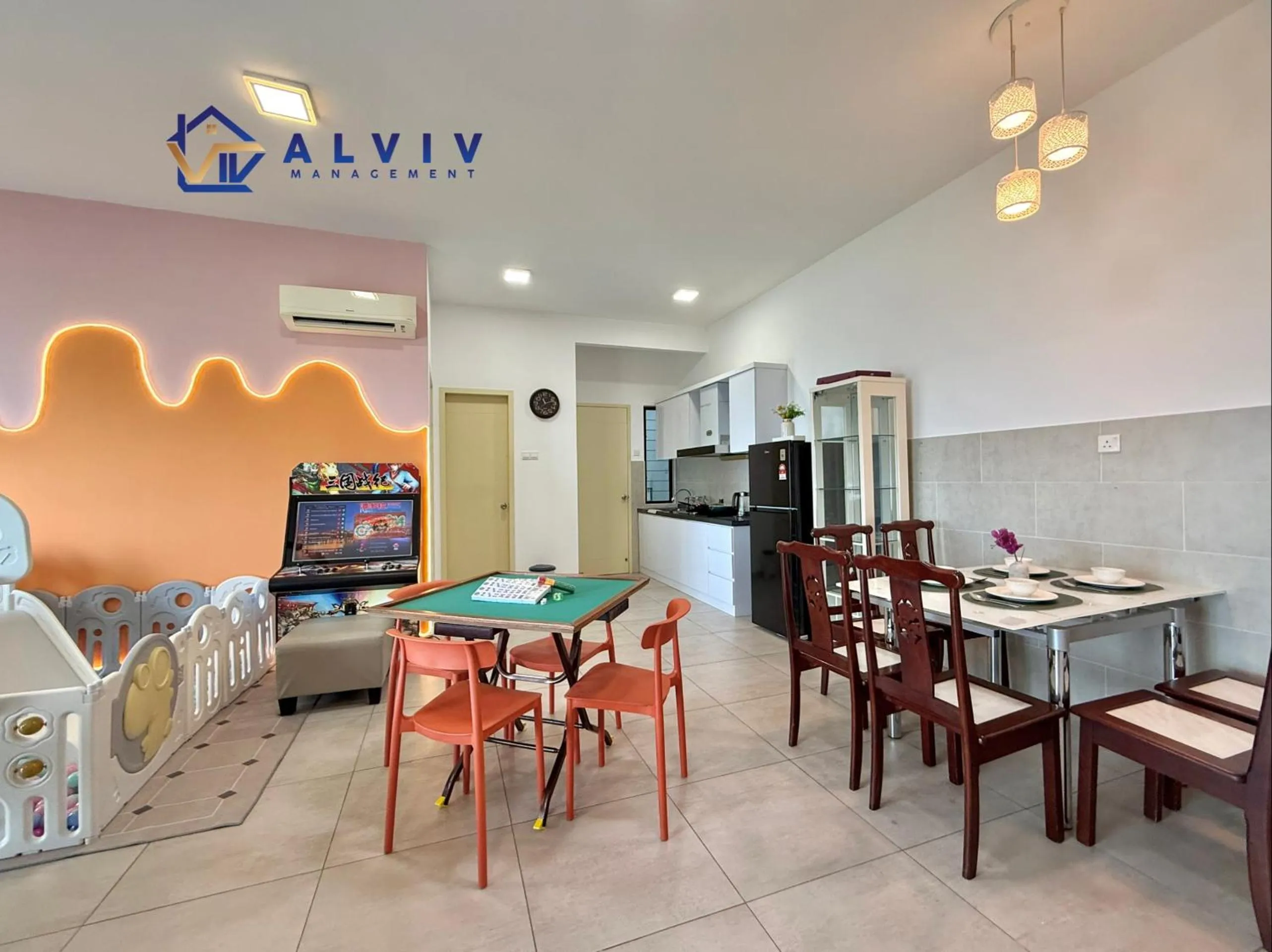 Dining area in Atlantis Melaka I 5-11pax I 5min JonkerSt By Alviv Management