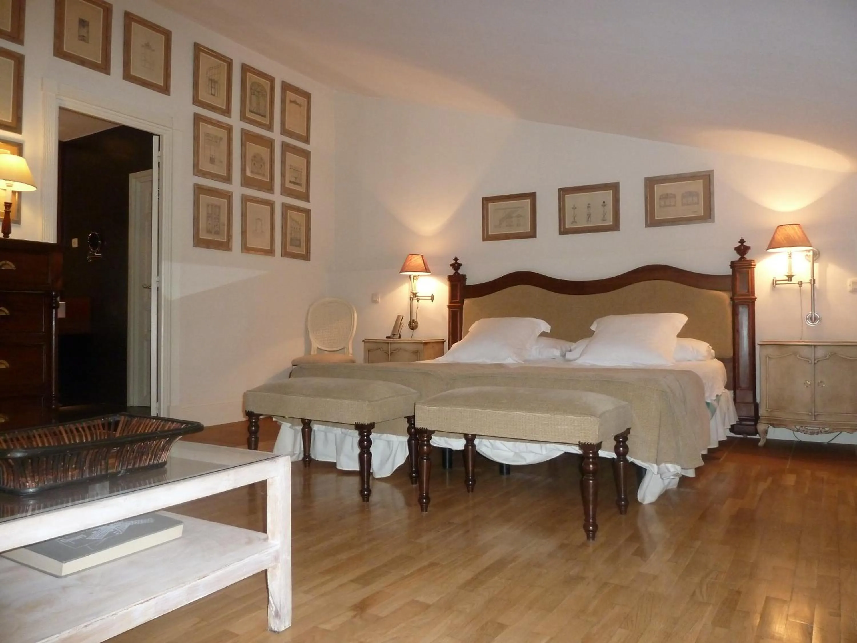 Photo of the whole room, Bed in Hotel Spa Salinas de Imón