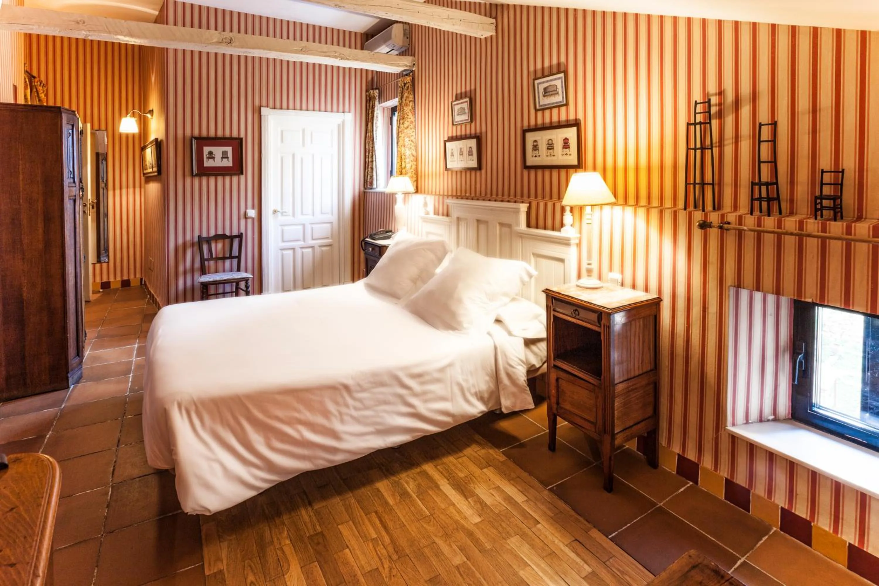 Bed in Hotel Spa Salinas de Imón