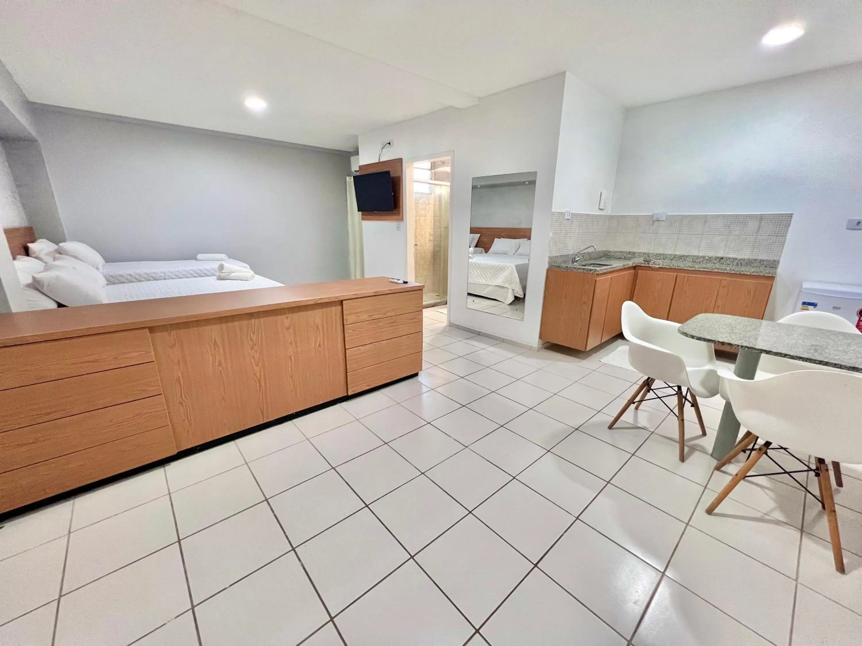 Bedroom, Bed in Pousada Mali em frente as Piscinas Naturais