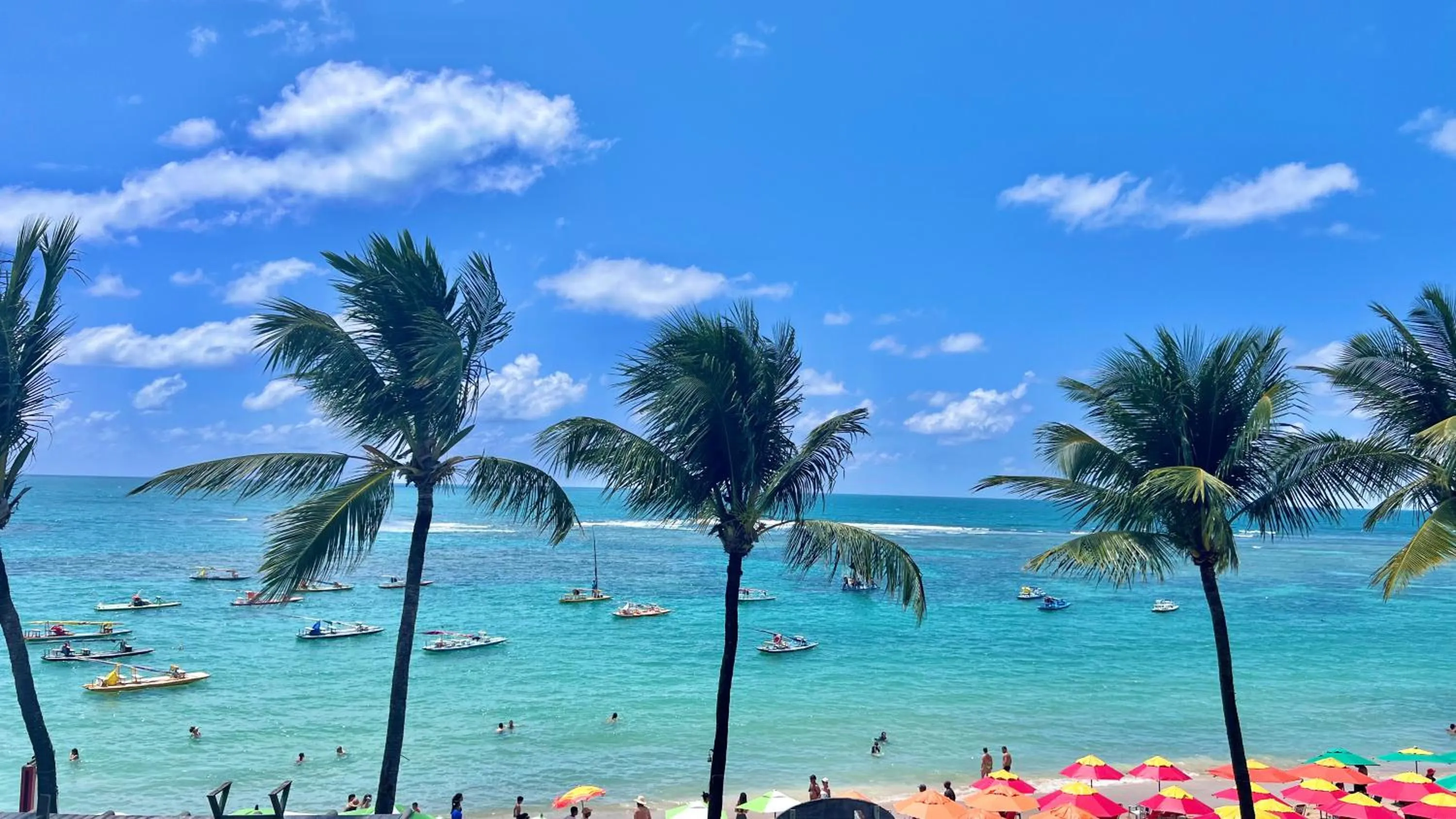 Beach in Pousada Mali em frente as Piscinas Naturais