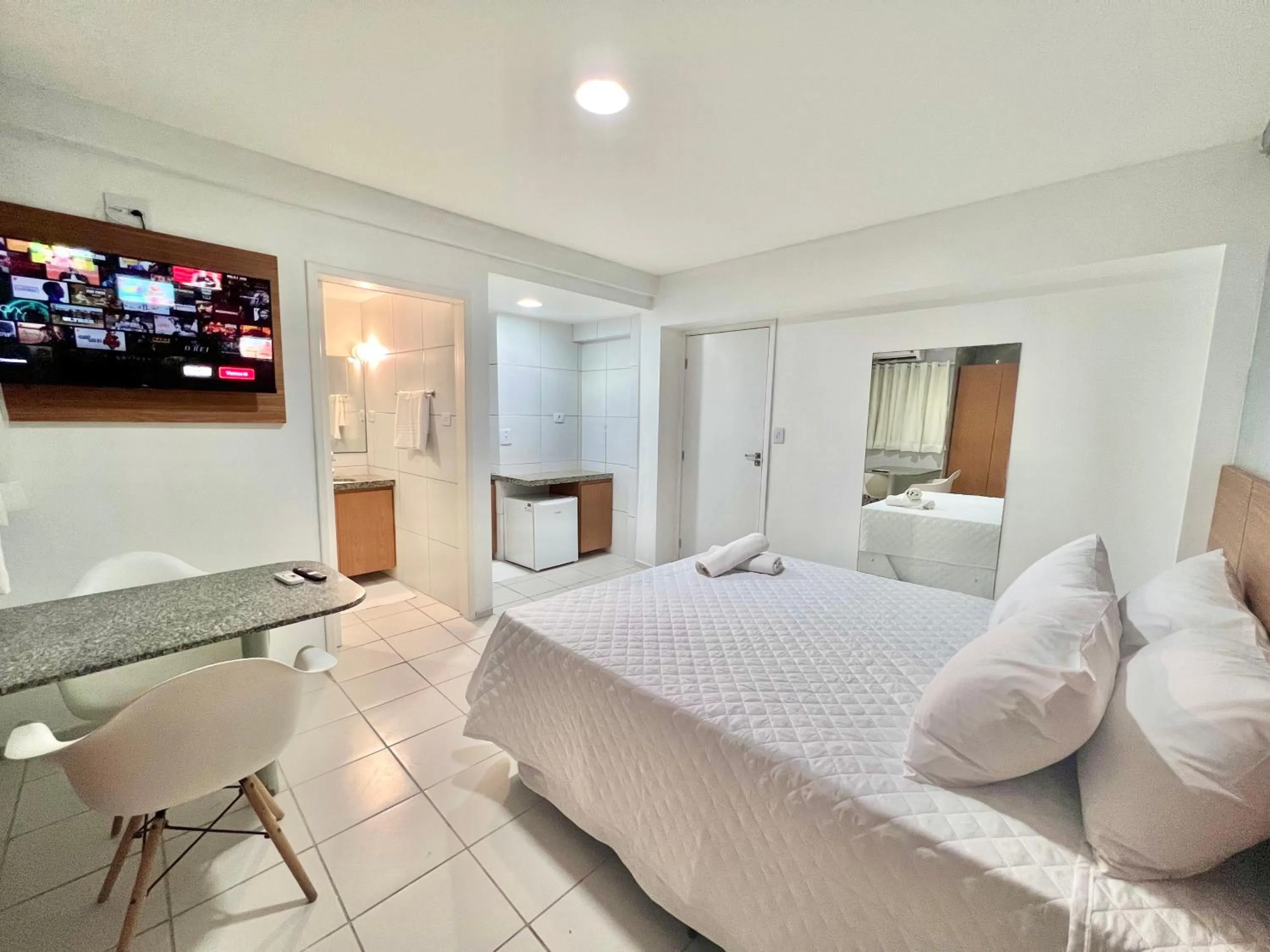 Bedroom, Bed in Pousada Mali em frente as Piscinas Naturais