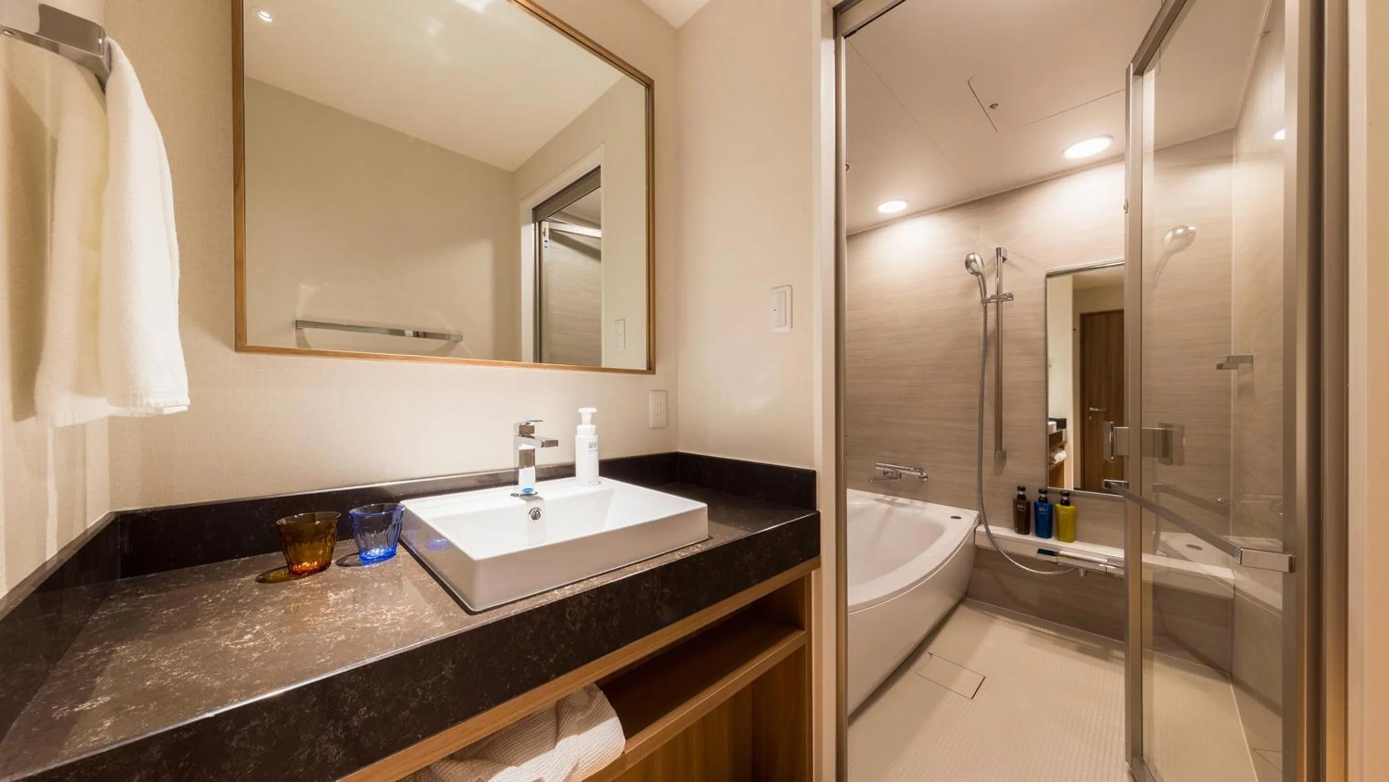 JR-East Hotel Mets Mejiro