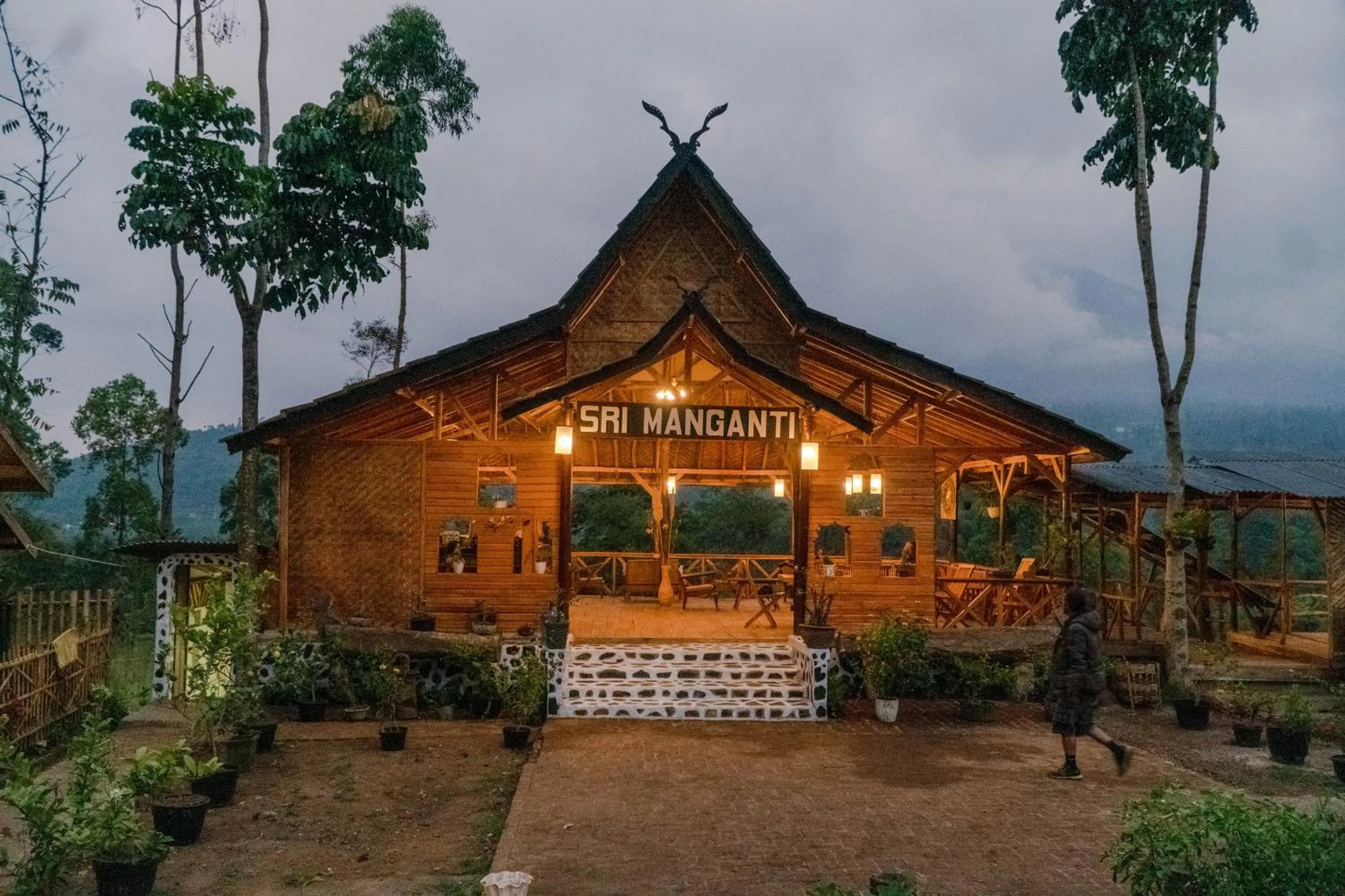 Restaurant/places to eat in Kampung Bareto Cottage And Resto