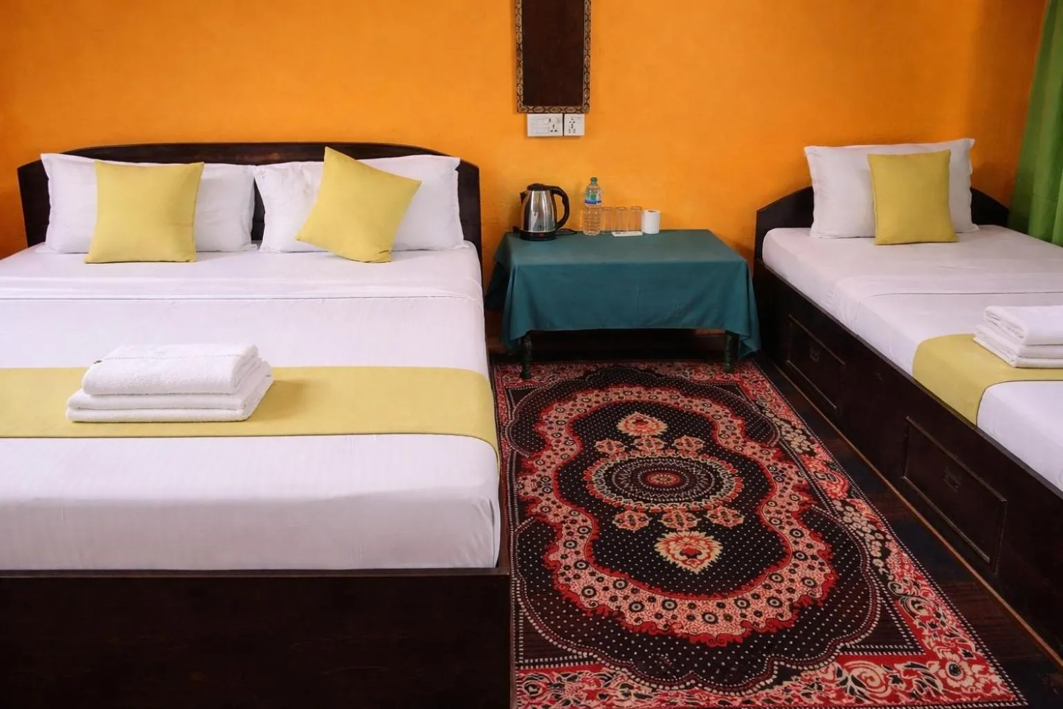 Bed in Hotel Butterfly - Peaceful Garden for Nature Lovers