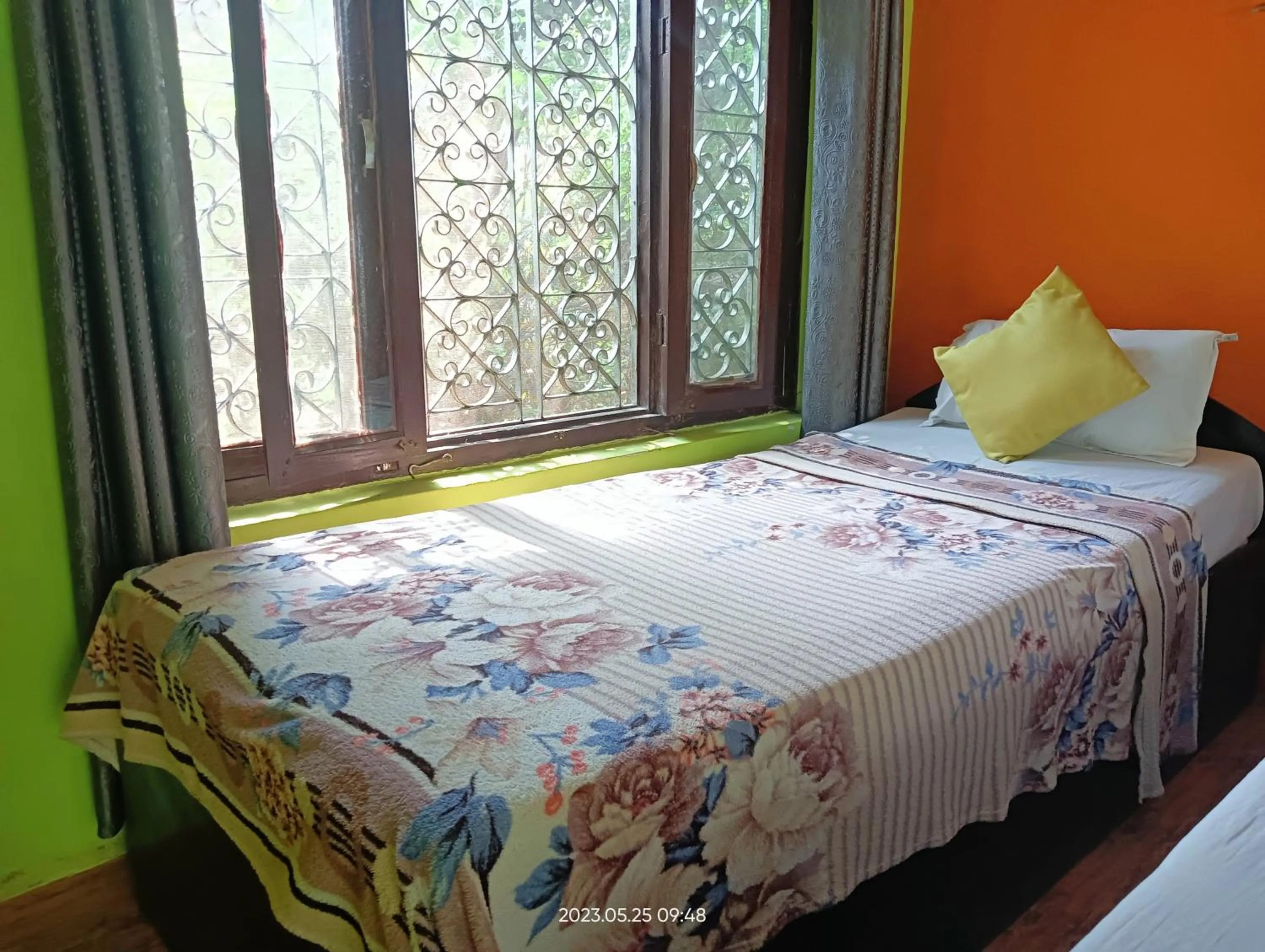 Bed in Hotel Butterfly - Peaceful Garden for Nature Lovers
