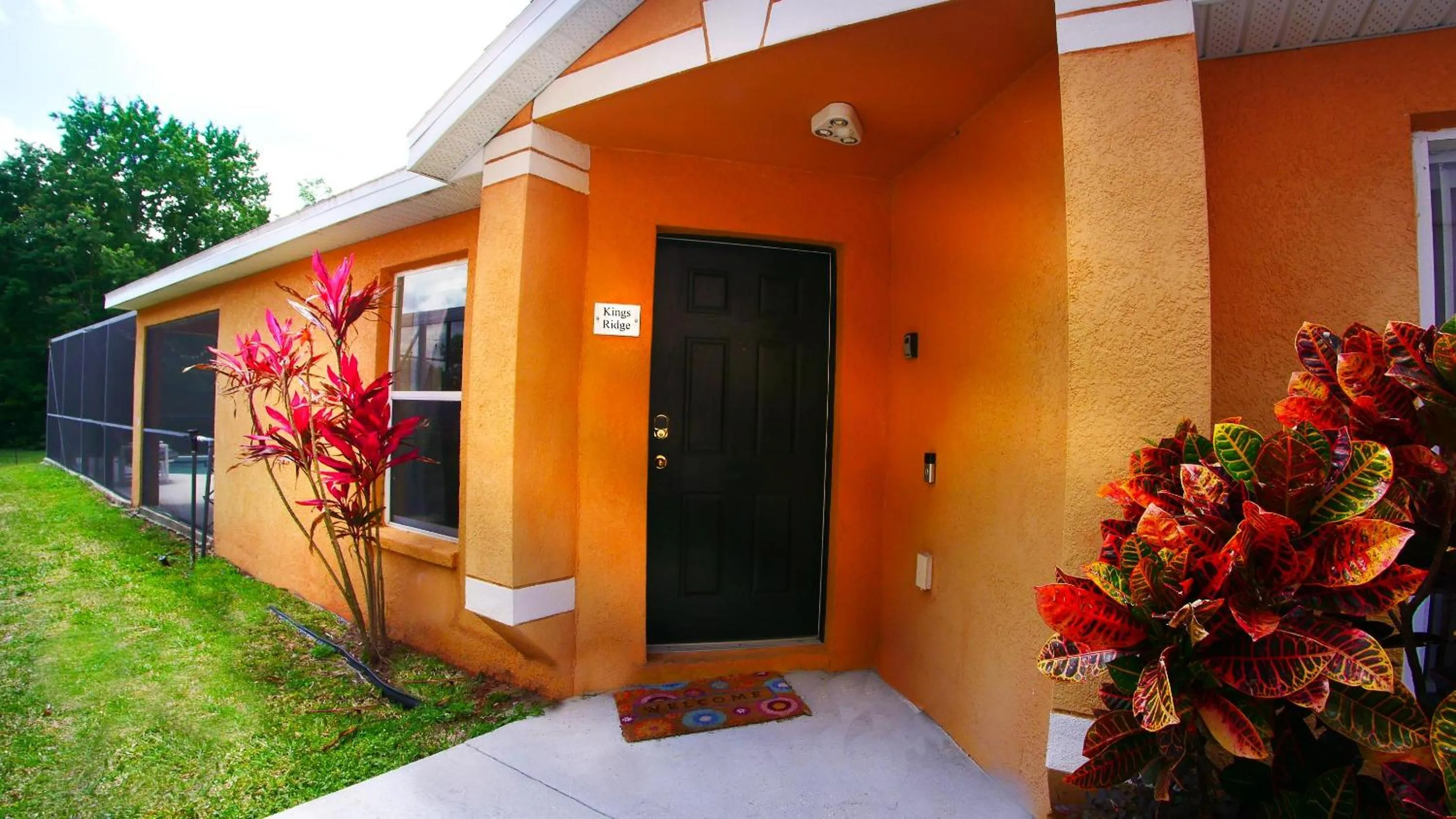 Bedroom in Great Community, Amazing Private Pool, Near Disney!