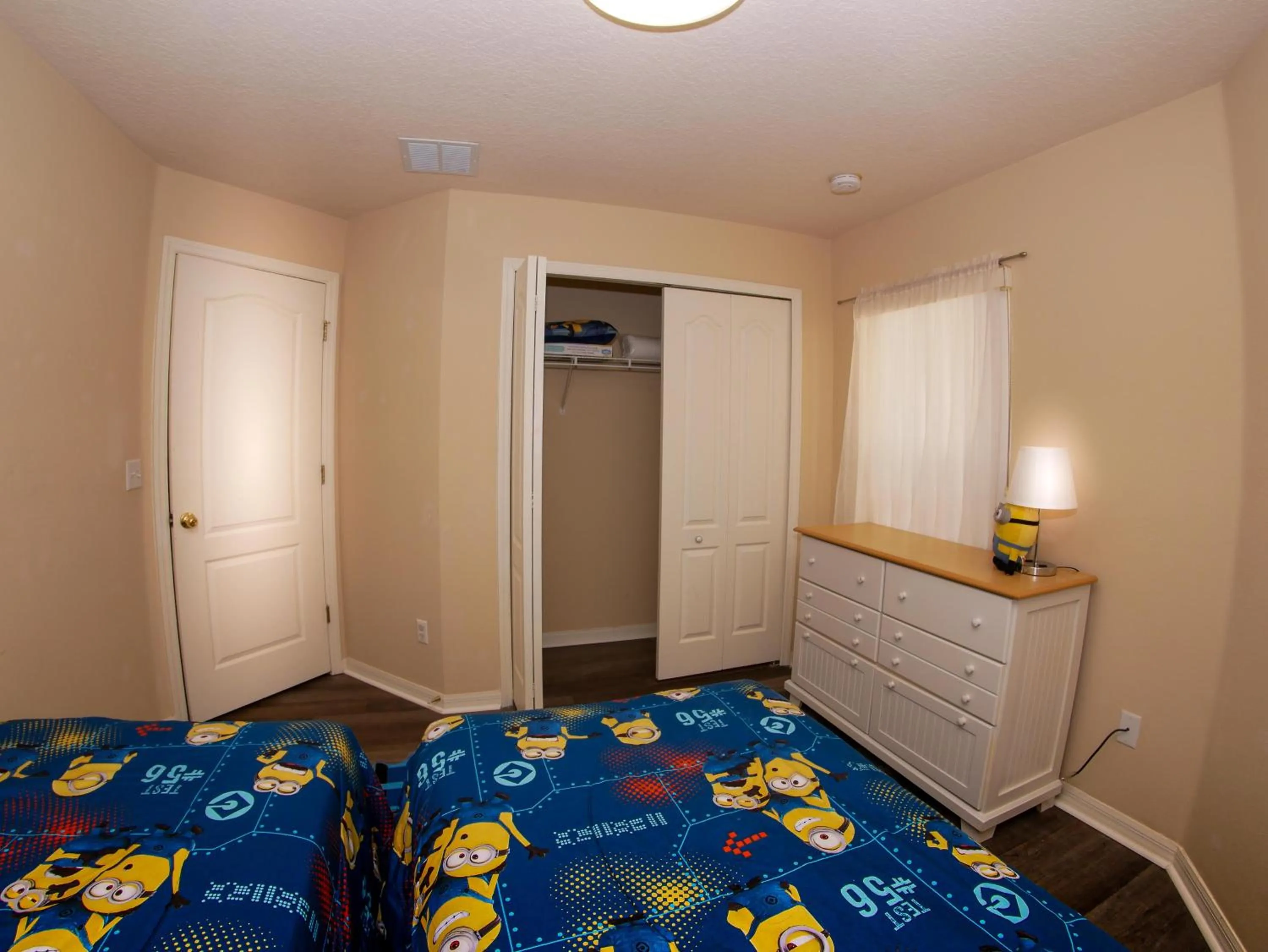 Bedroom, Bed in Great Community, Amazing Private Pool, Near Disney!