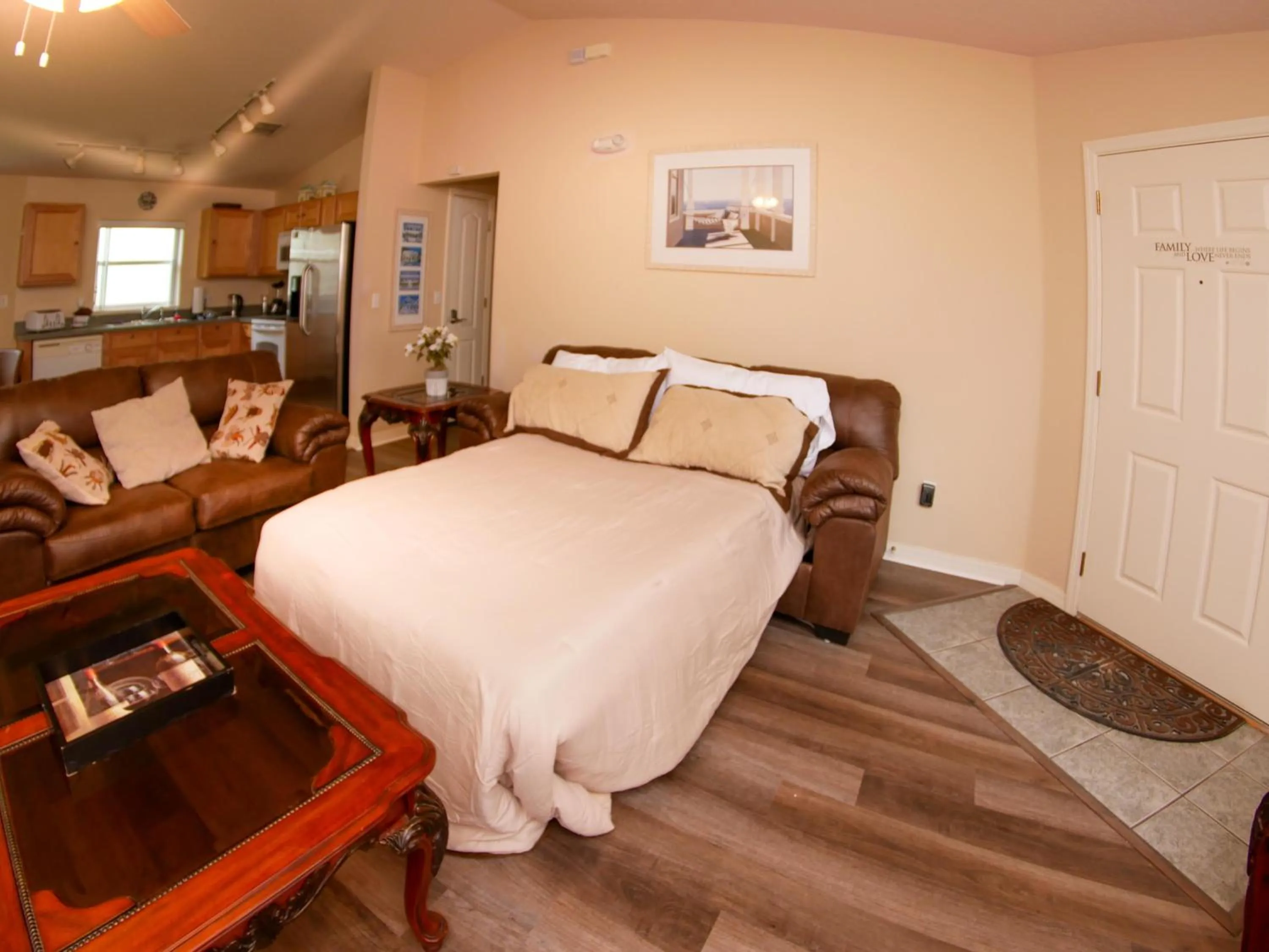 Bedroom in Great Community, Amazing Private Pool, Near Disney!