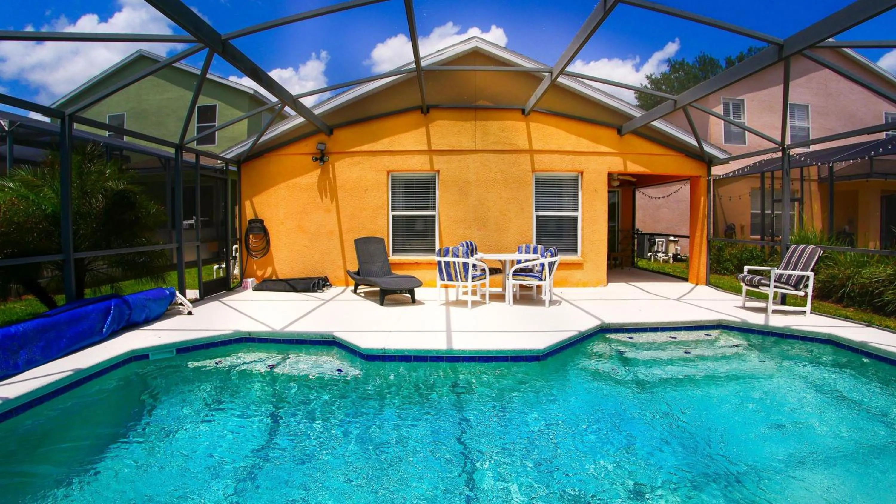 Swimming pool in Great Community, Amazing Private Pool, Near Disney!
