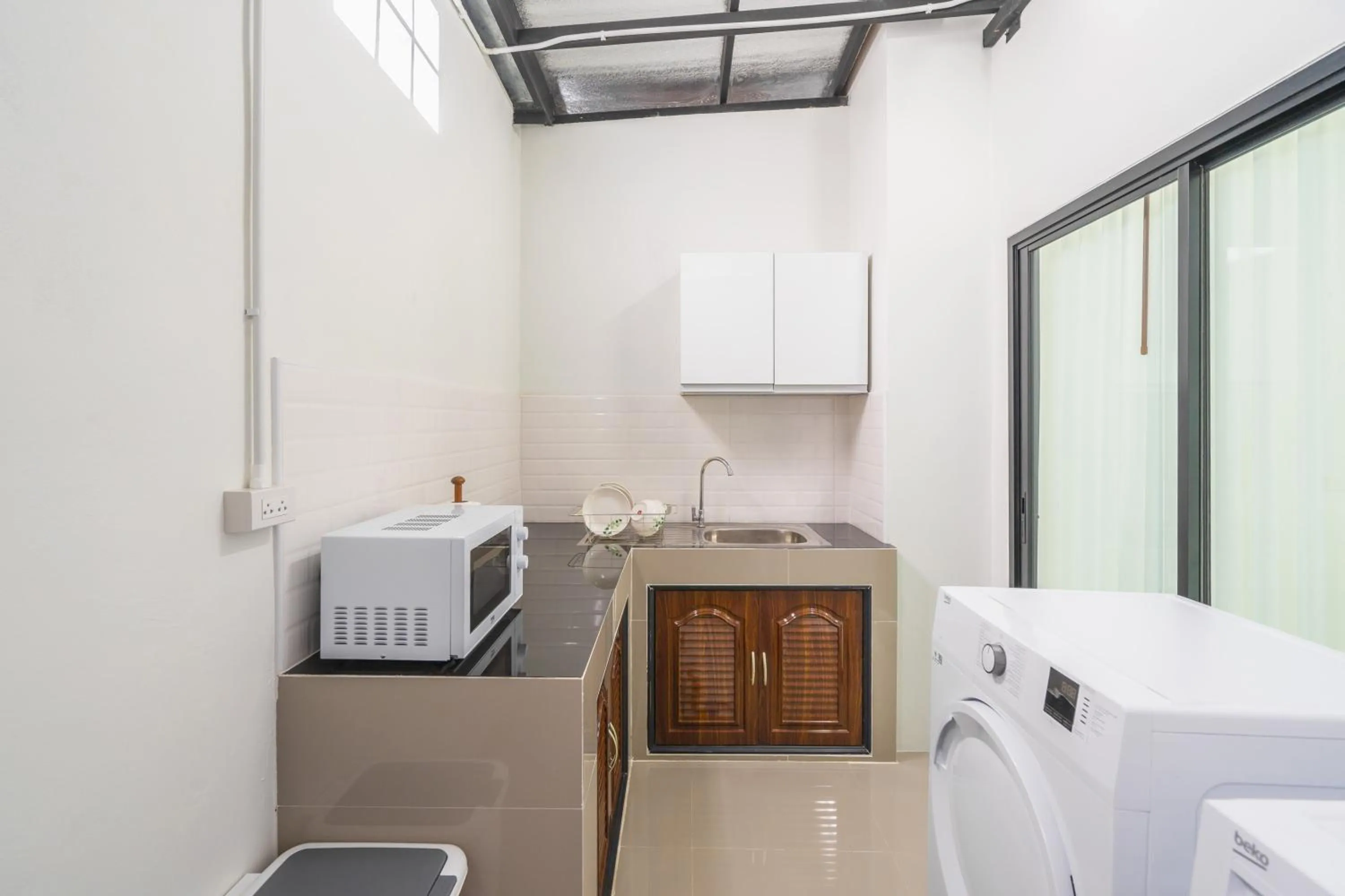 Kitchen or kitchenette in The B Hostel