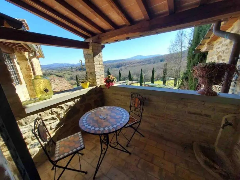 Tuscan Escape Luxury 2 bedroom apartment with pool
